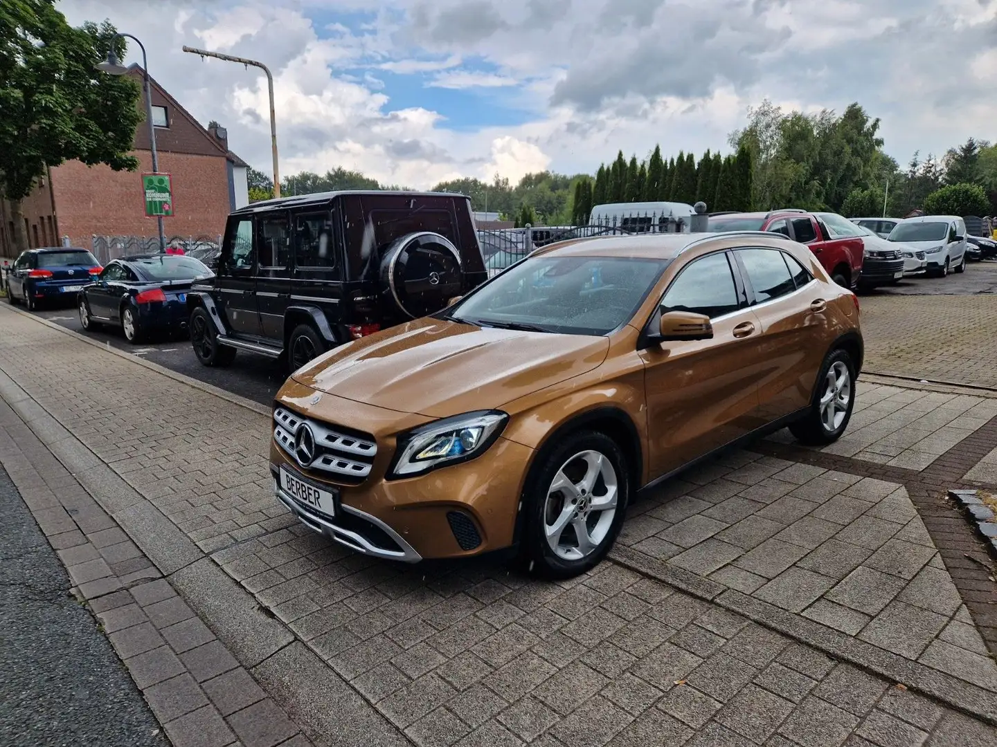 Mercedes-Benz GLA 250 Urban-Line*LED*360°*LEDER*AHK*TEMP*PDC Beige - 1