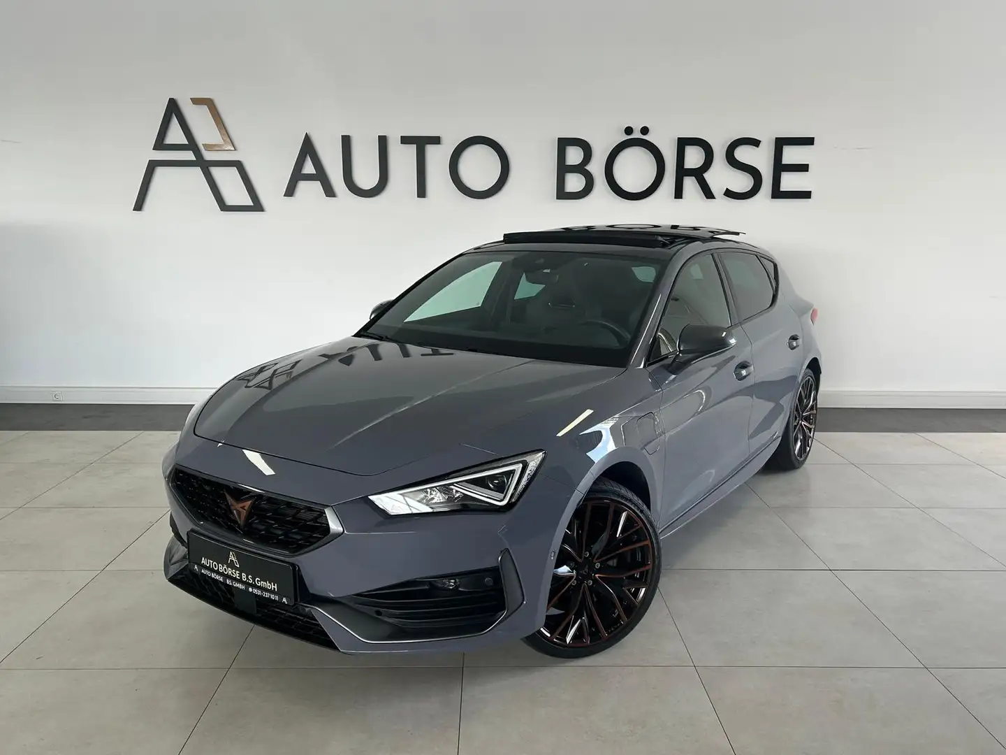 CUPRA Leon e-Hybrid DSG*NAVI*CAM*PANO*ViCo*KEYLESS*LED Grau - 1