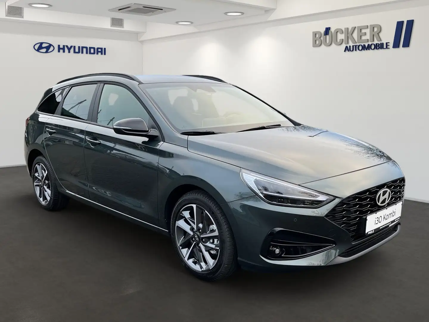 Hyundai i30 Kombi MY25 1.0T-GDI 7-DCT ADVANTAGE Navi LED Grün - 2