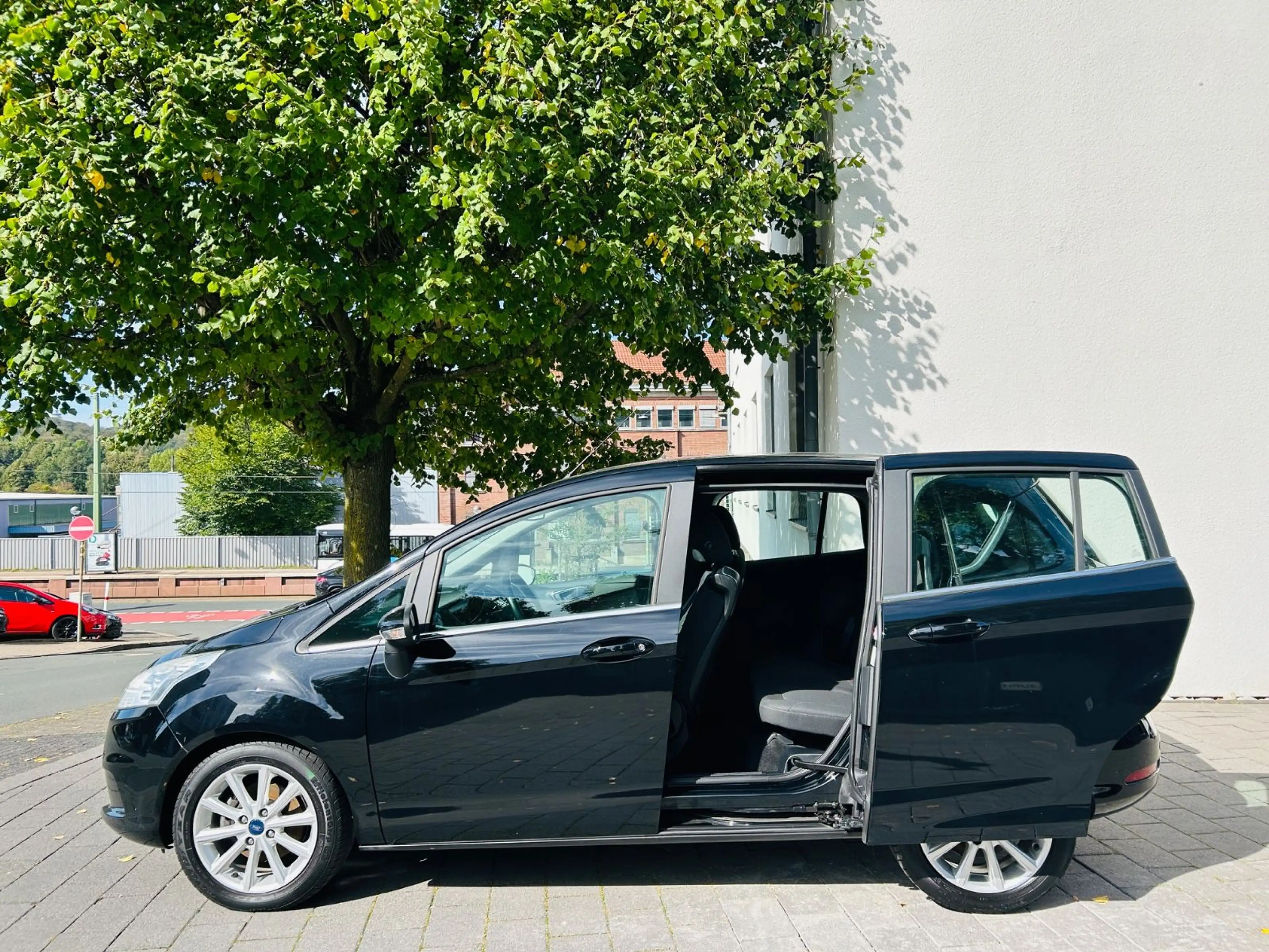 Ford B-Max B-MAX Titanium *PDC, Klimaautom.* — photo 8