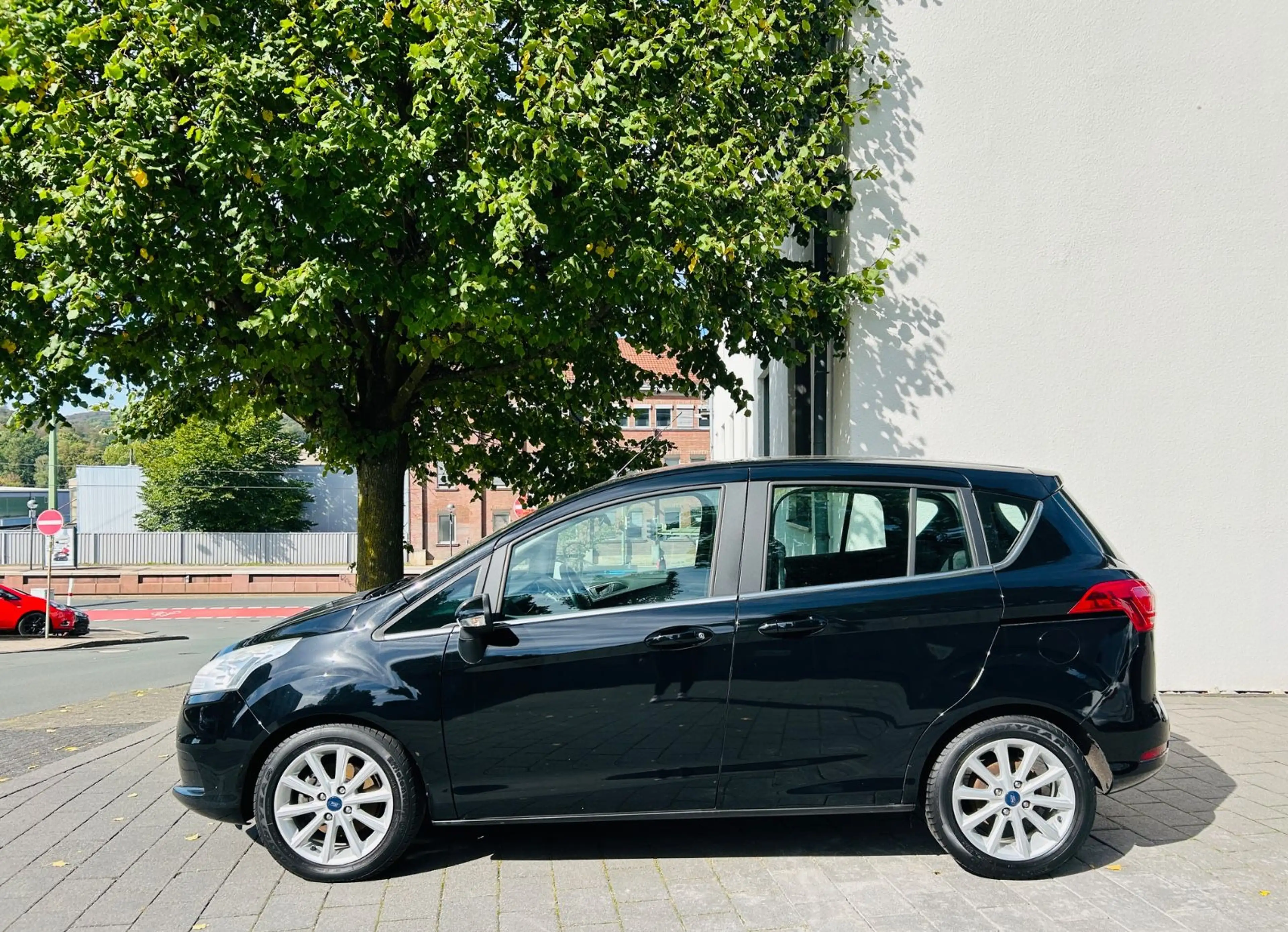Ford B-Max B-MAX Titanium *PDC, Klimaautom.* — photo 7