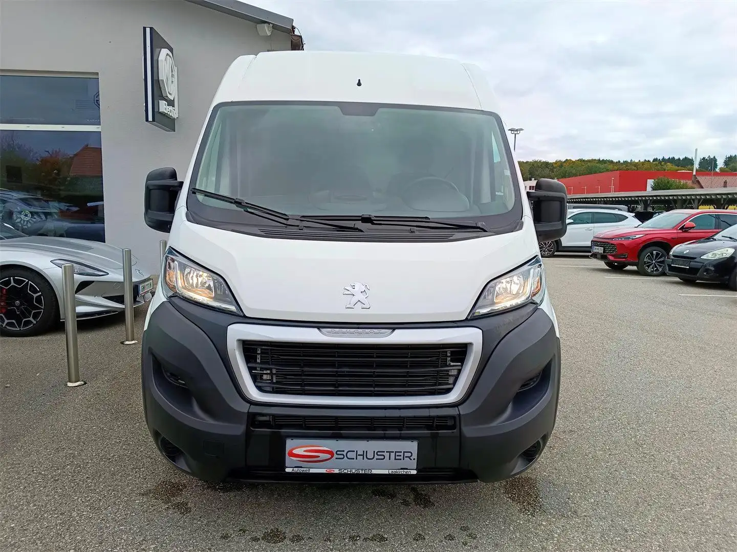 Peugeot Boxer 35+ L2H2 37 kWh Weiß - 2