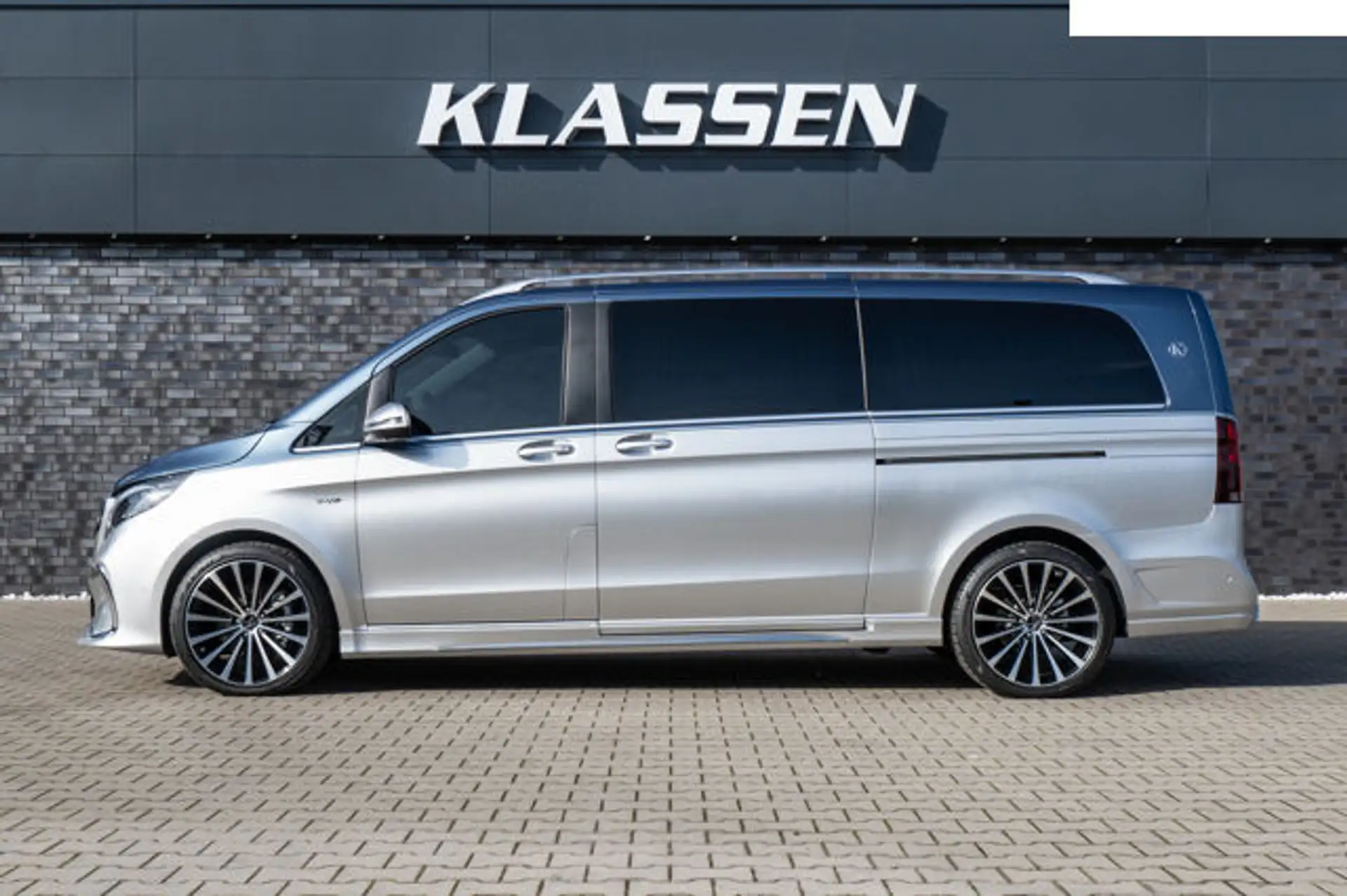 벤츠 V-Class V 300 2026 실버 사진 4