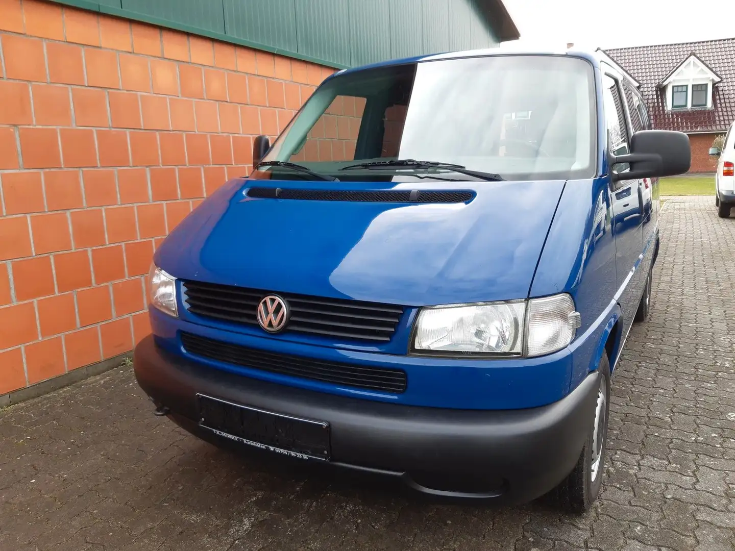 Volkswagen T4 2,5 TDI - mit Rollstuhllift - im Traumzustand Blau - 2