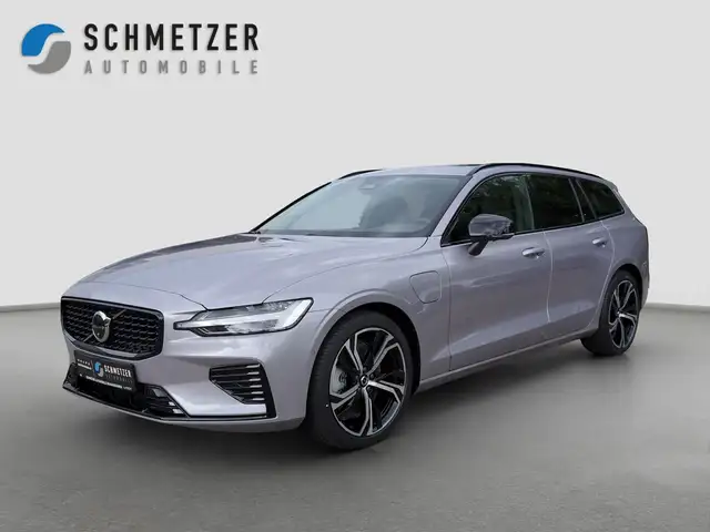 Volvo V60 +T6+AWD+Plus+Pano+Head Up+360°Kamera19"LM++++