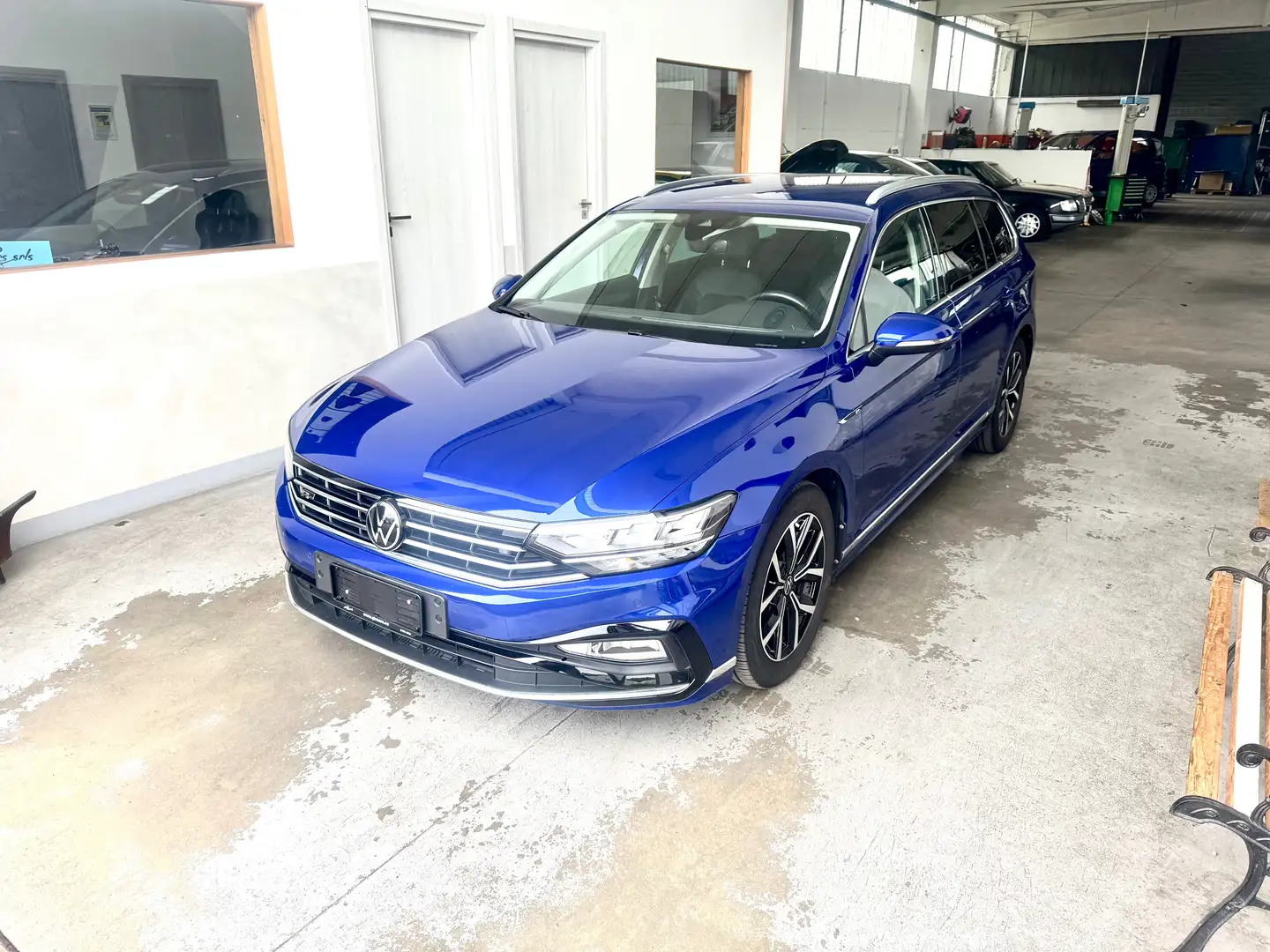 Volkswagen Passat Variant R-Line 2.0 tdi Executive 150cv dsg Blu/Azzurro - 2