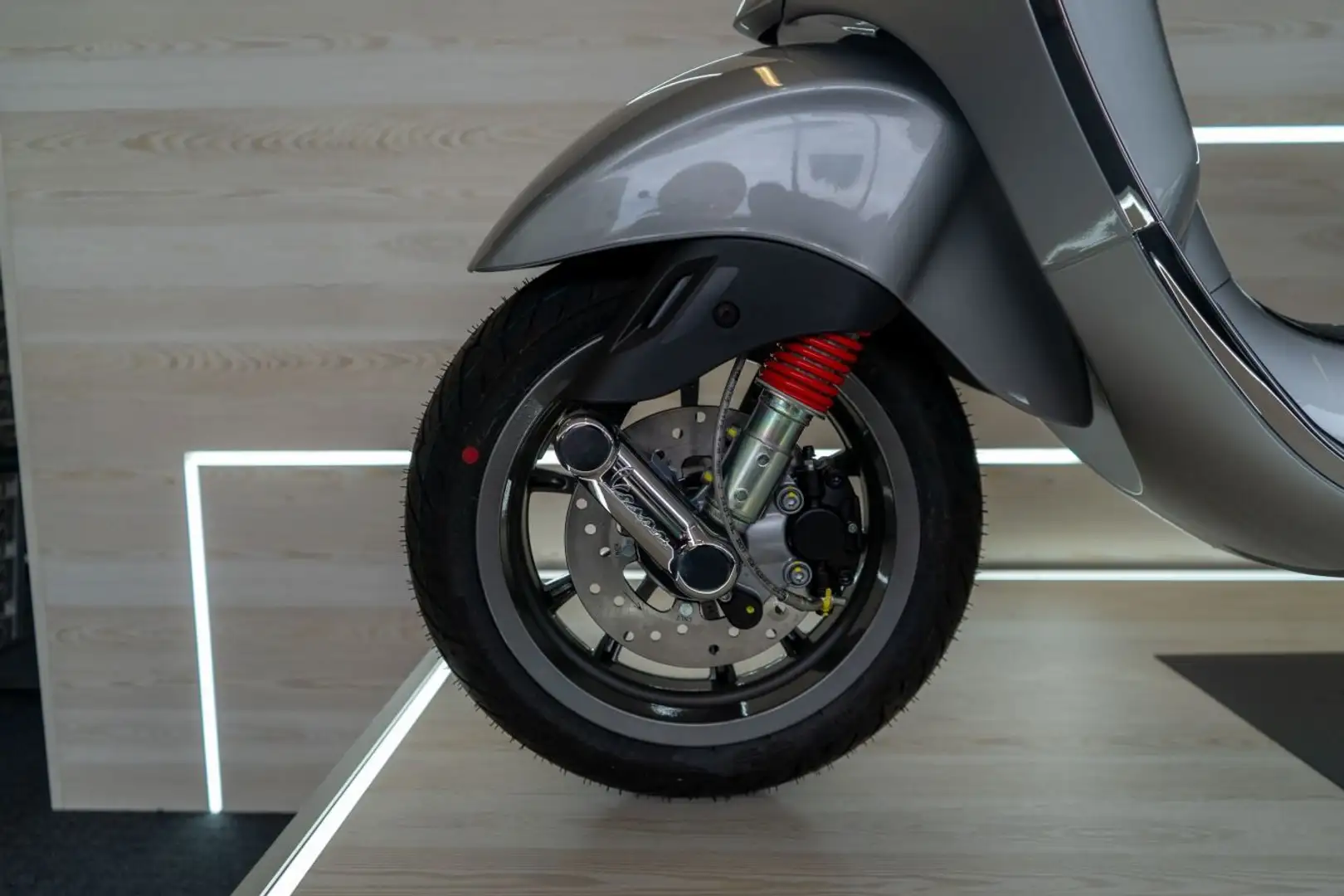 Vespa Elettrica ELETTRICA 45 Gris - 2