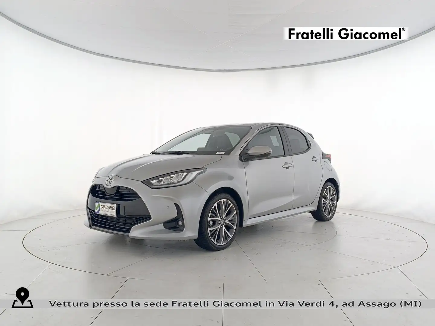 Toyota Yaris 1.5h 130 lounge Grigio - 1