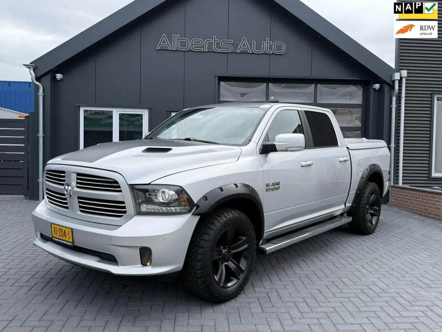 Dodge RAM 1500 5.7 V8 Quad Cab 6'4 | XENON | CAMERA | ZEER M Grau - 1