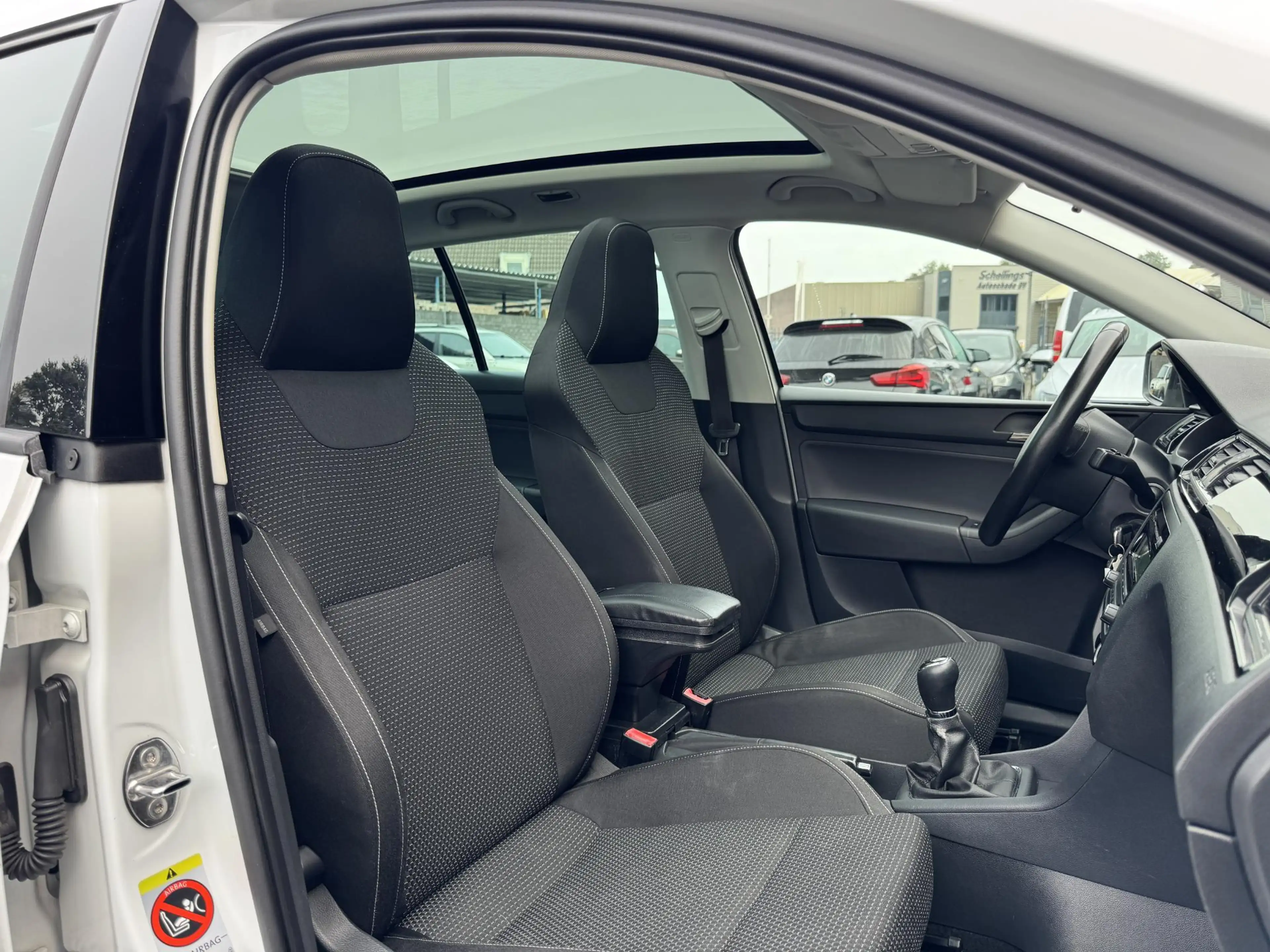 Skoda Rapid/Spaceback 1.2 TSI Greentech Elegance Pano | 17" LMV — photo 5