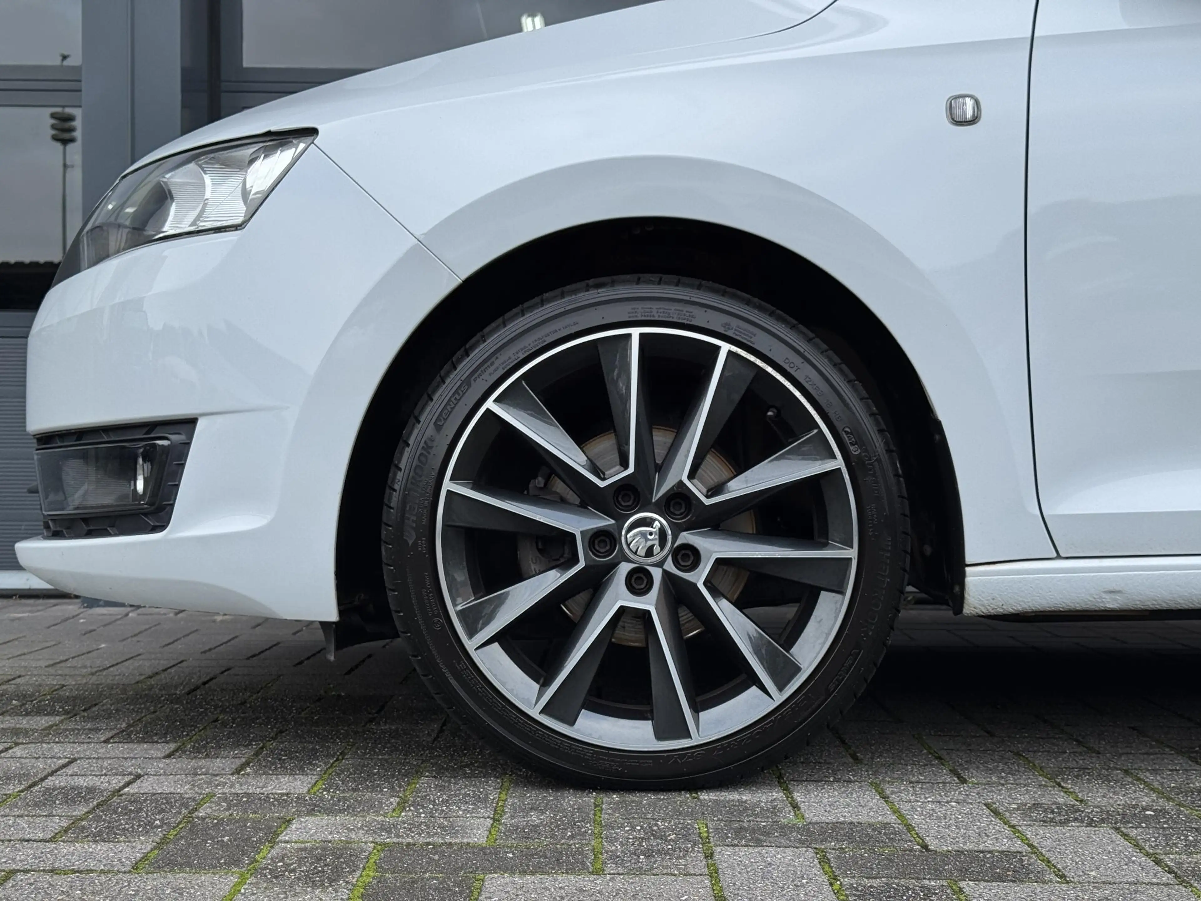 Skoda Rapid/Spaceback 1.2 TSI Greentech Elegance Pano | 17" LMV — photo 9