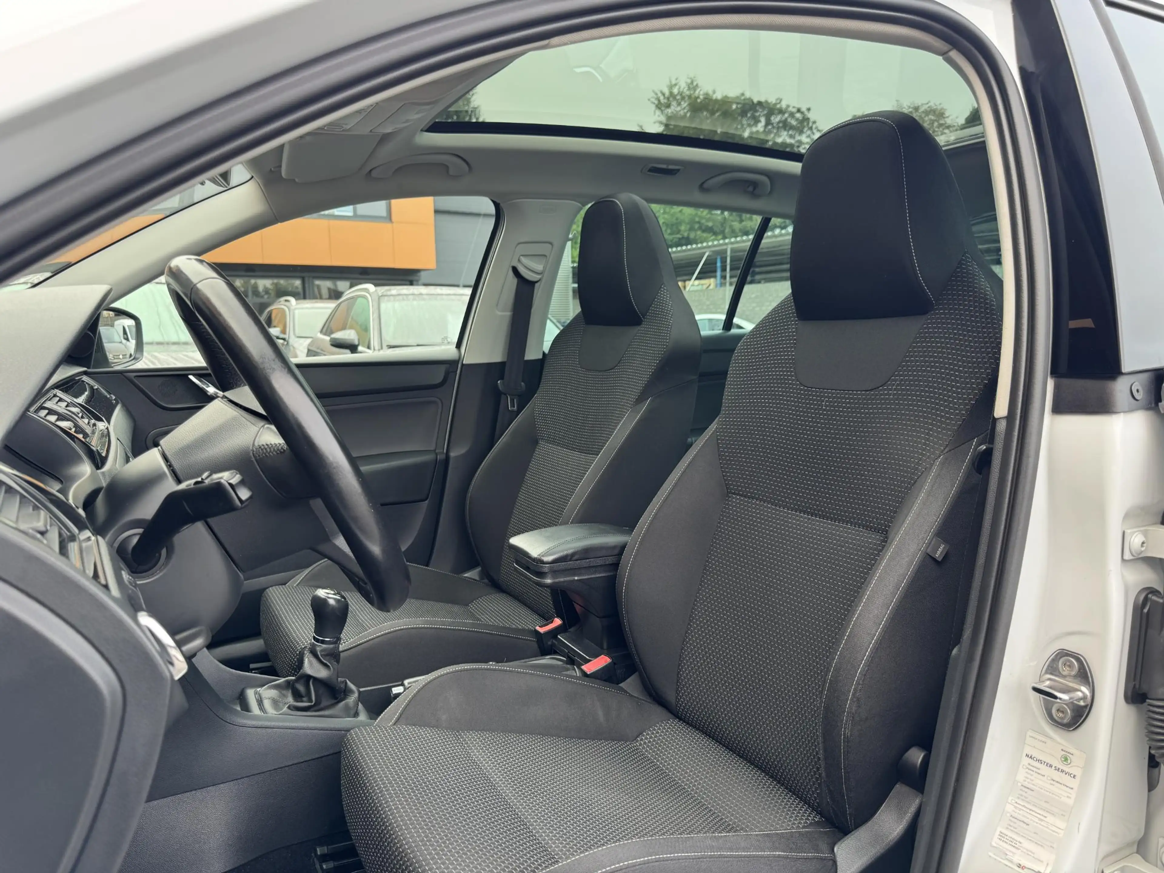 Skoda Rapid/Spaceback 1.2 TSI Greentech Elegance Pano | 17" LMV — photo 4