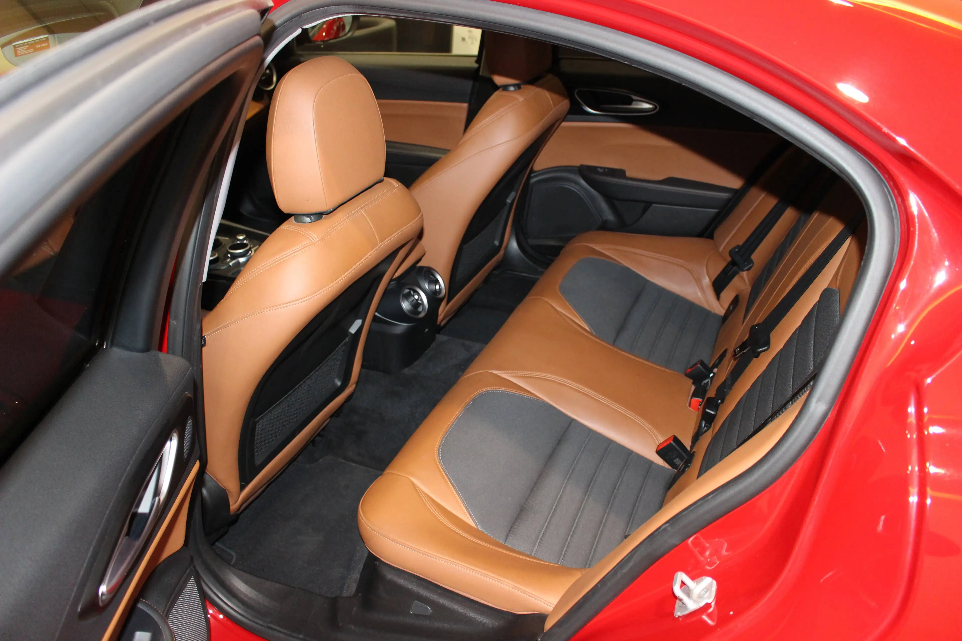 Alfa Romeo Giulia Giulia 2.2 JTDm Super — photo 11