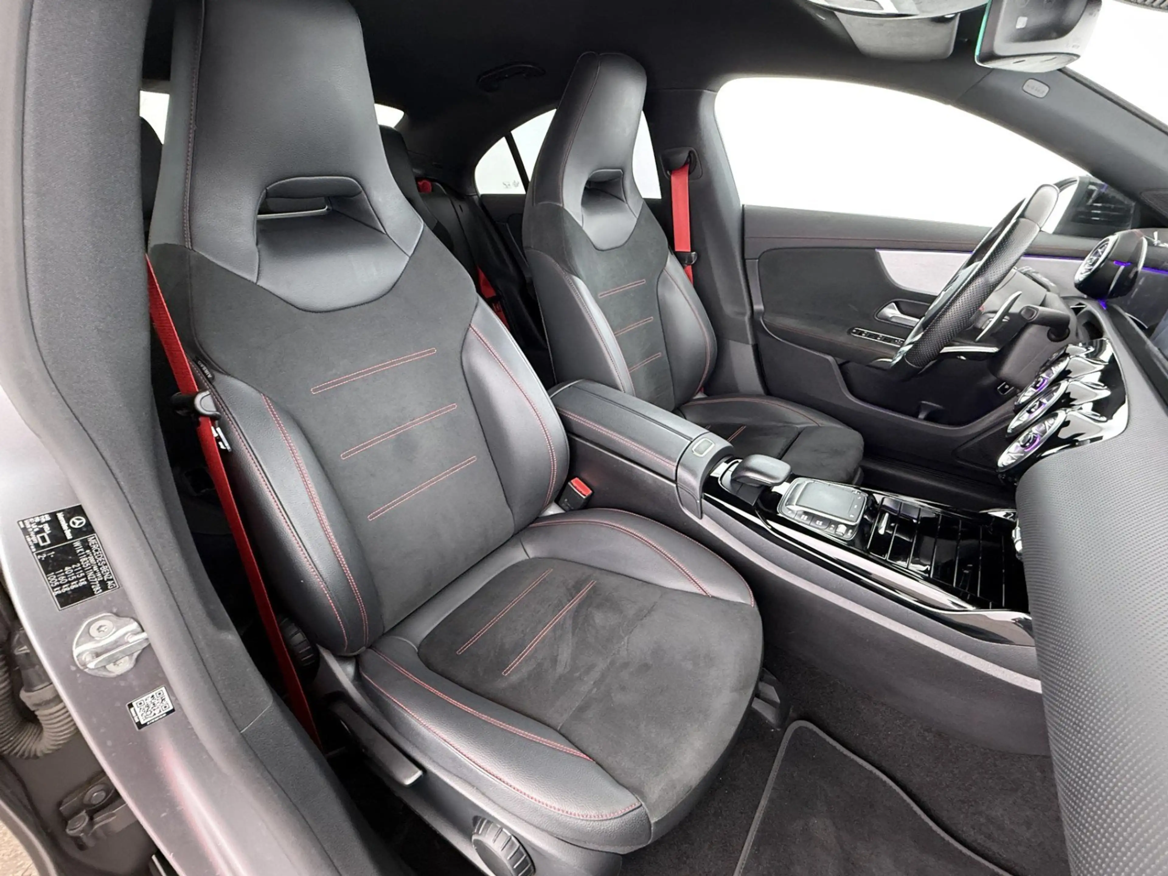 Mercedes-Benz CLA 35 AMG 4Matic Aut LED LEDER NAVI R-CAM ASSIST — photo 15