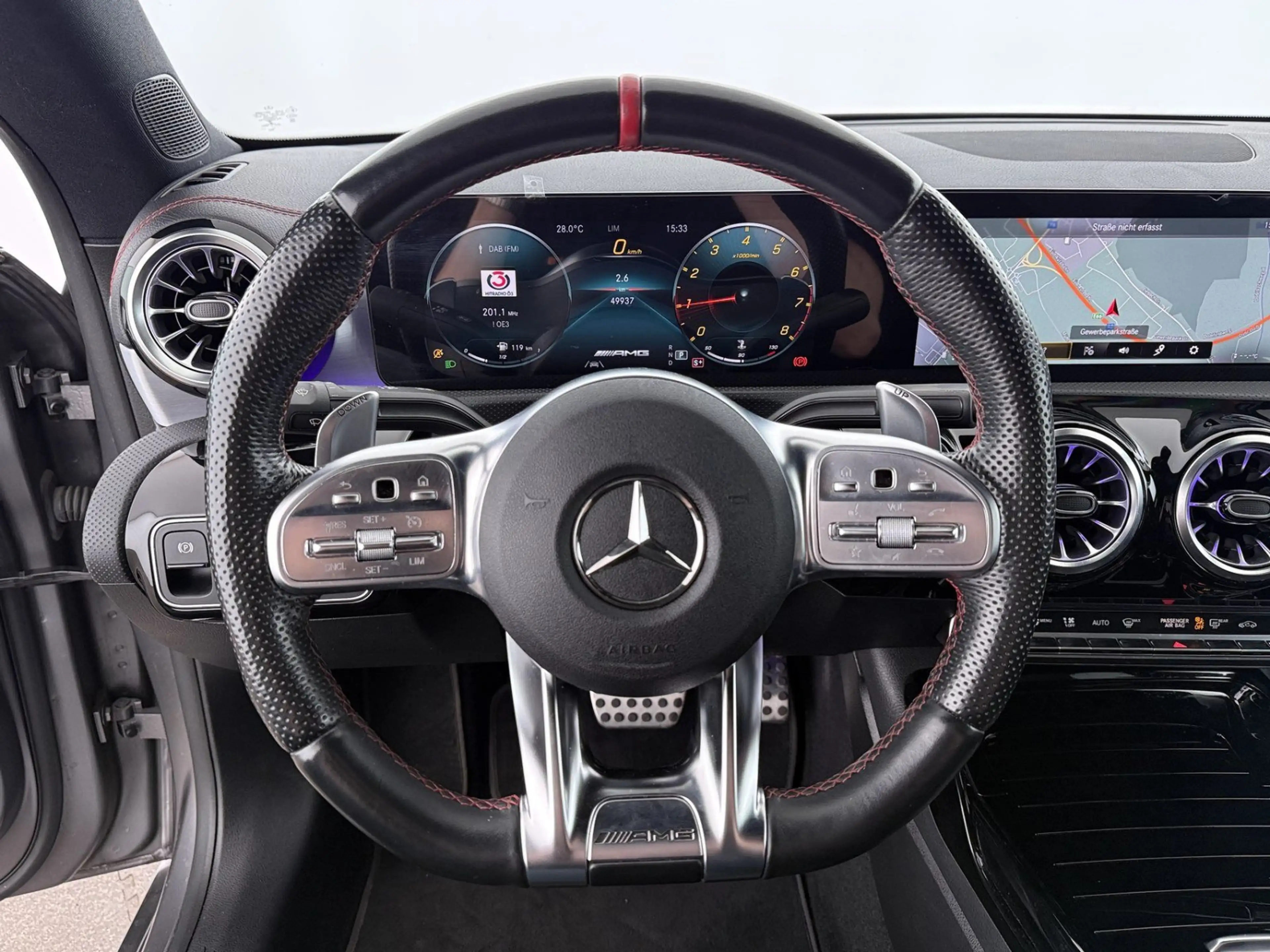 Mercedes-Benz CLA 35 AMG 4Matic Aut LED LEDER NAVI R-CAM ASSIST — photo 23