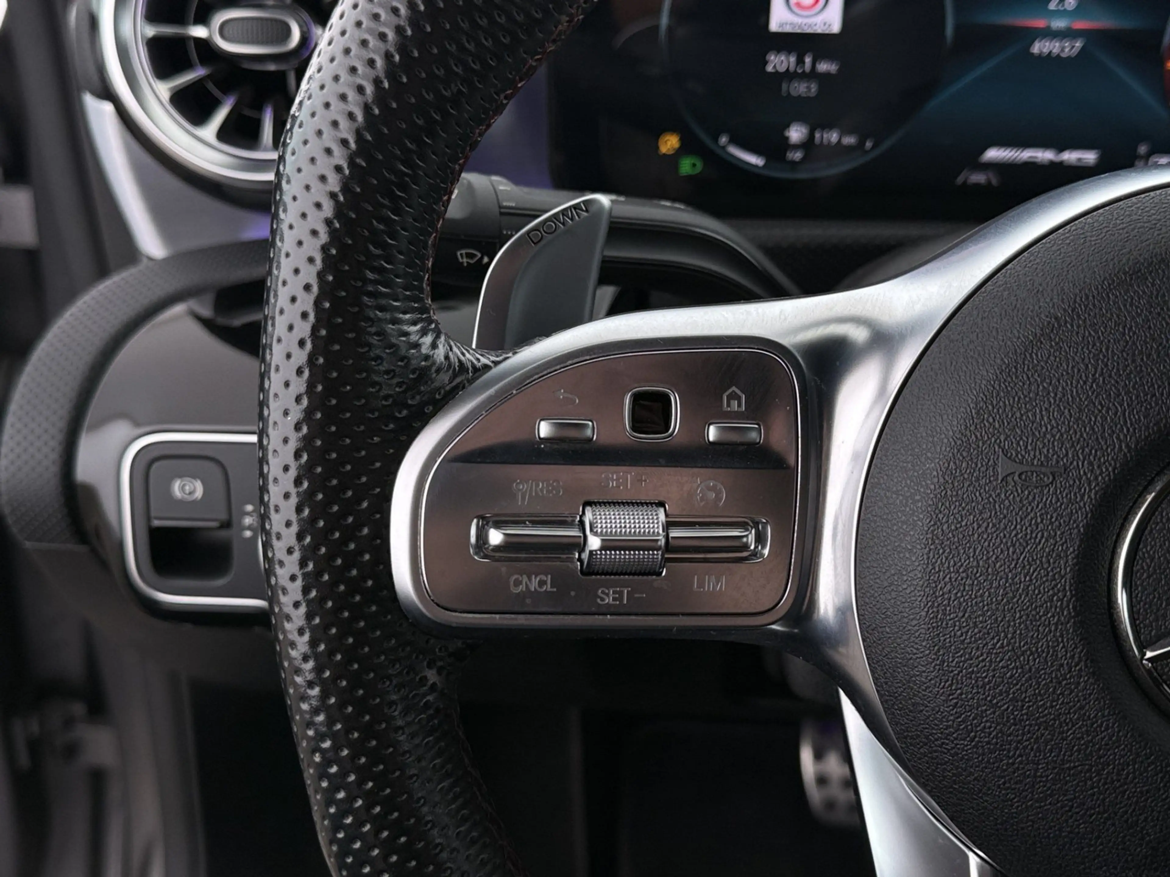 Mercedes-Benz CLA 35 AMG 4Matic Aut LED LEDER NAVI R-CAM ASSIST — photo 21