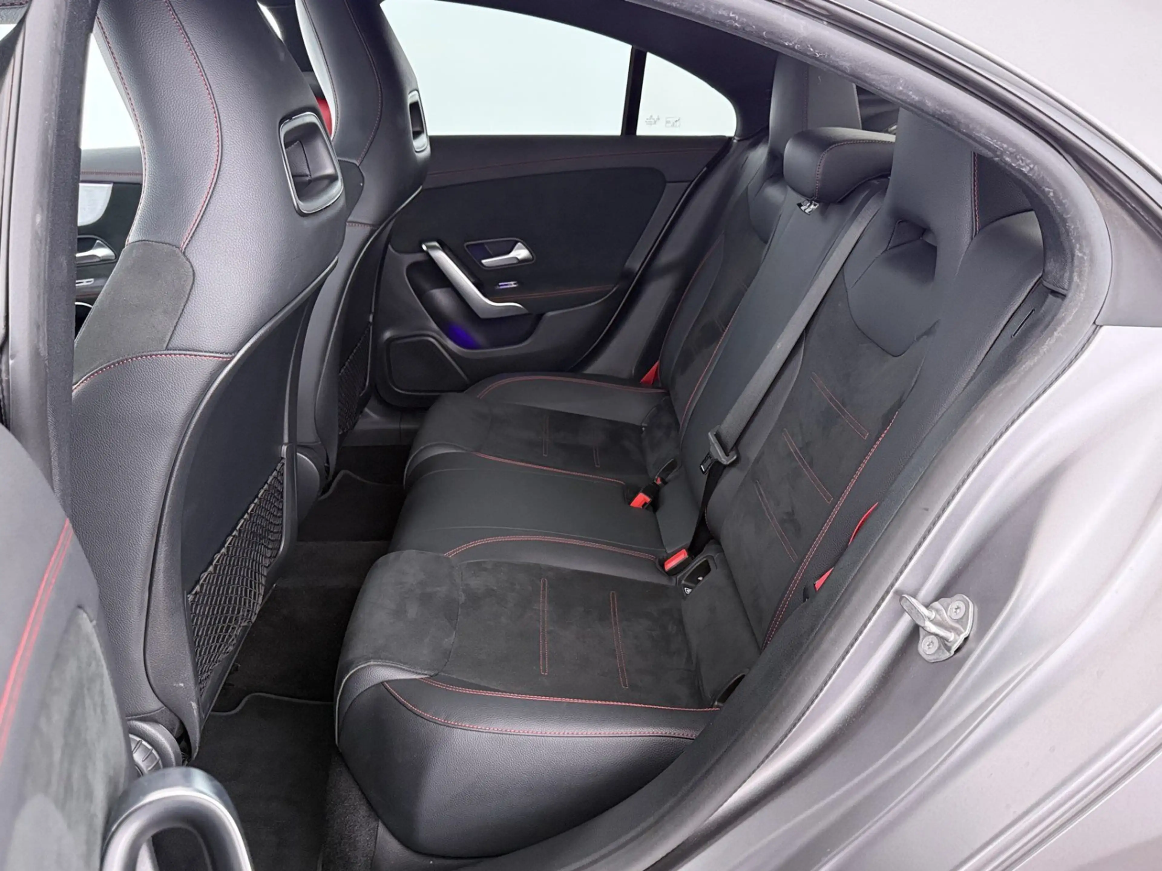 Mercedes-Benz CLA 35 AMG 4Matic Aut LED LEDER NAVI R-CAM ASSIST — photo 26