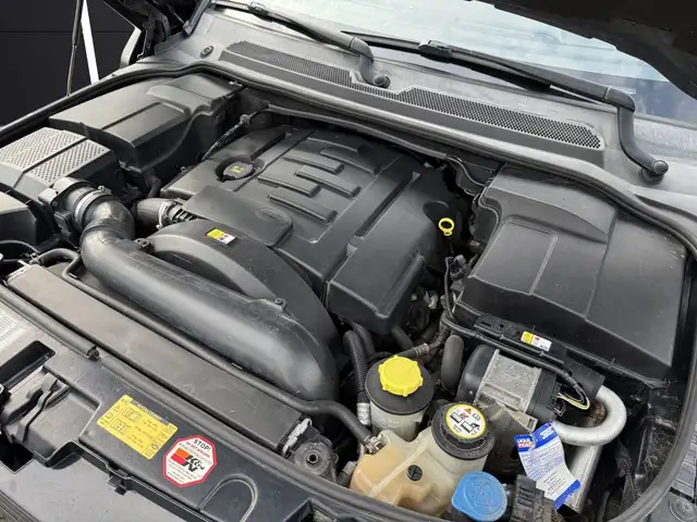 Land Rover Discovery view 13