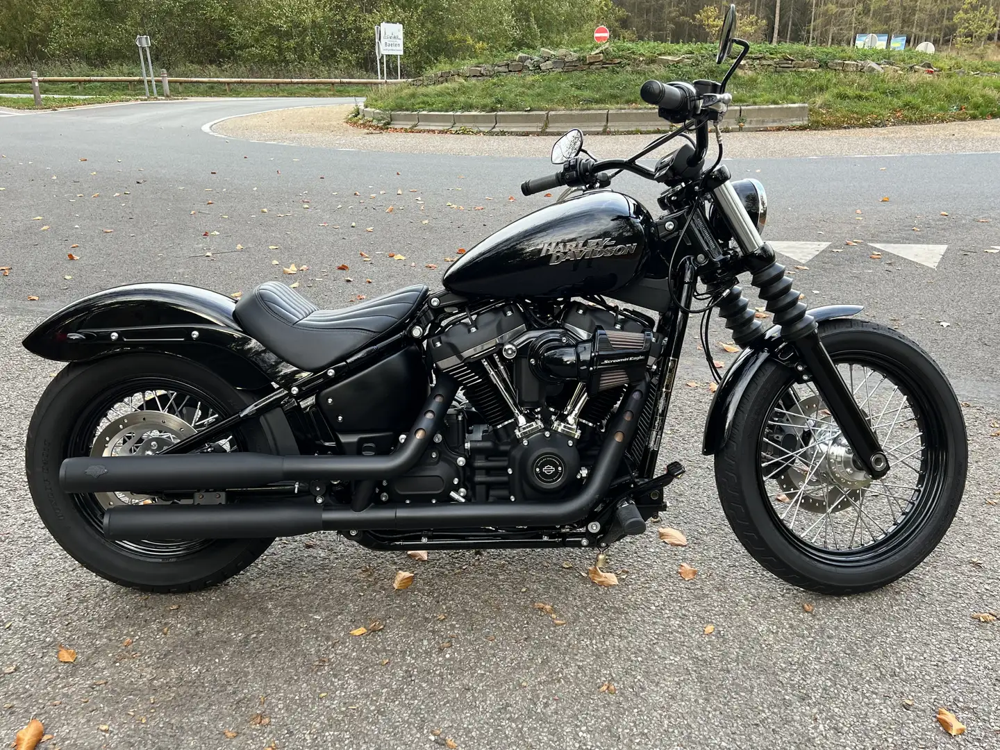 Harley-Davidson Street Bob Stage 1 Fekete - 1