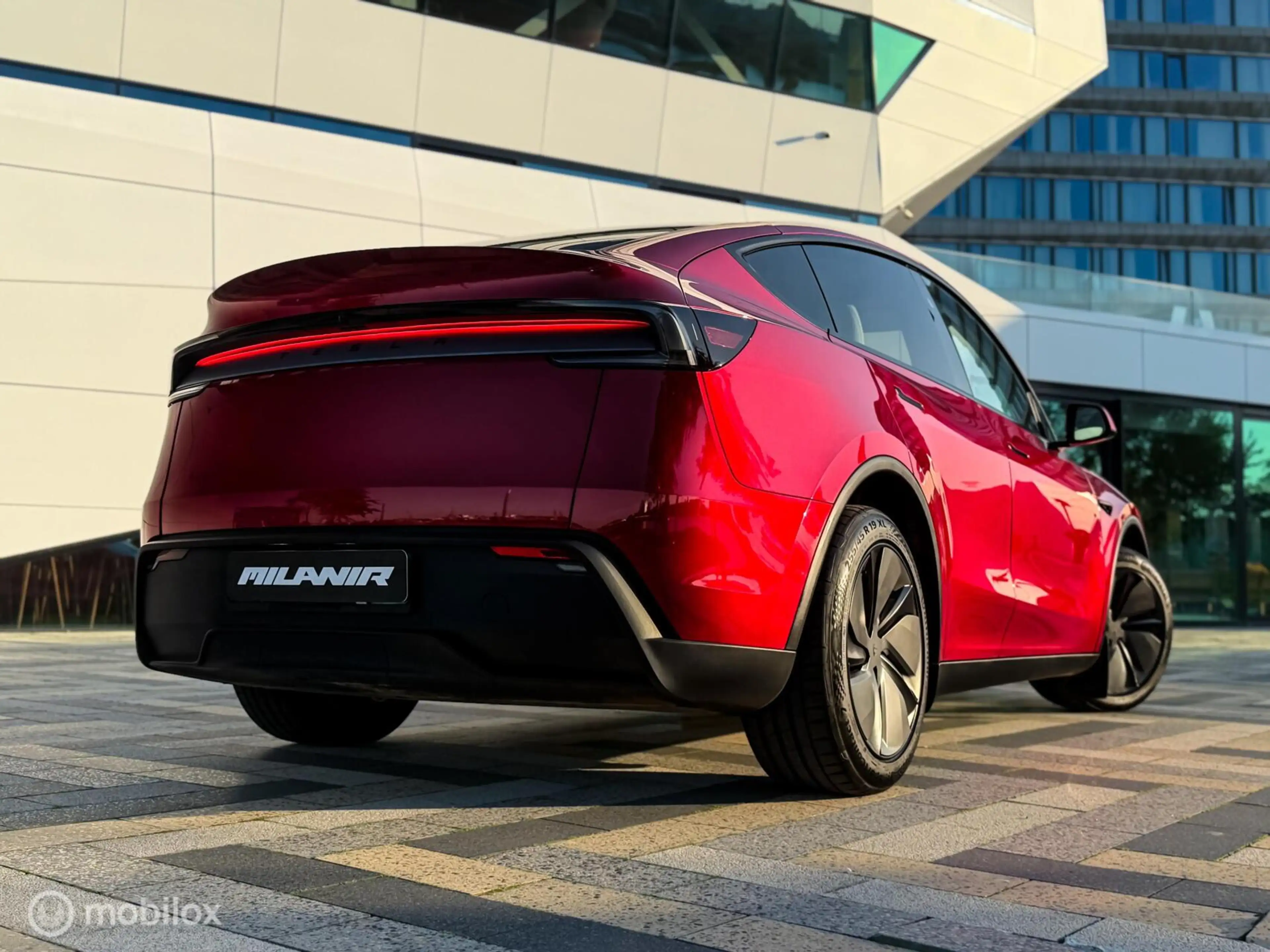 Tesla Model Y RWD 58 kWh BTW | Hardware 4 — photo 2