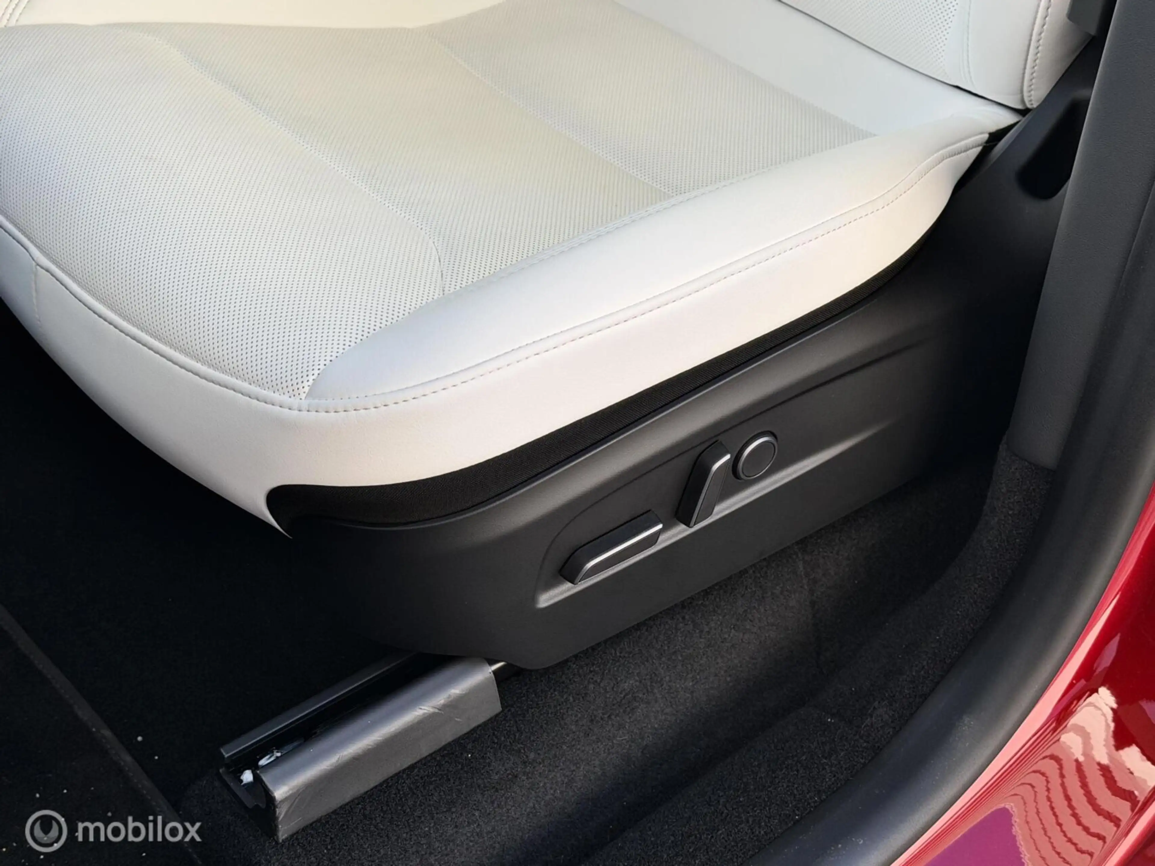 Tesla Model Y RWD 58 kWh BTW | Hardware 4 — photo 12