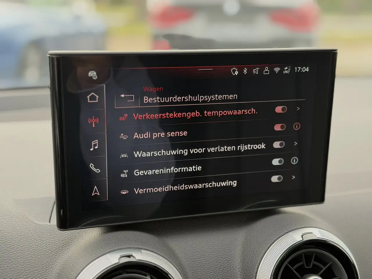 Audi Q2 Q2 35 TFSI S line S tronic Pano Leder Camera Garantie! 14