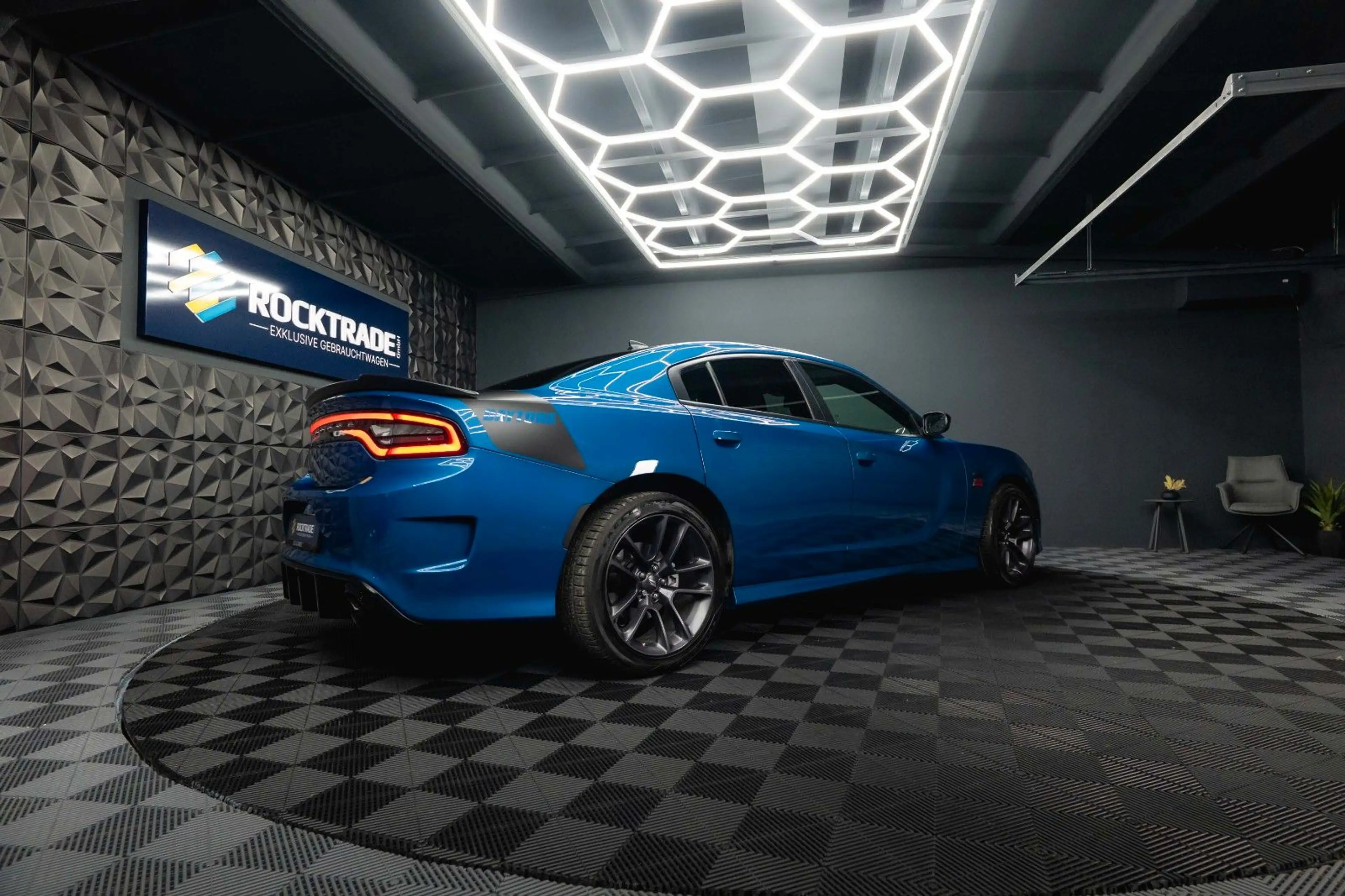 Dodge Charger 5.7 V8 HEMI R/T DAYTONA Performance — photo 11