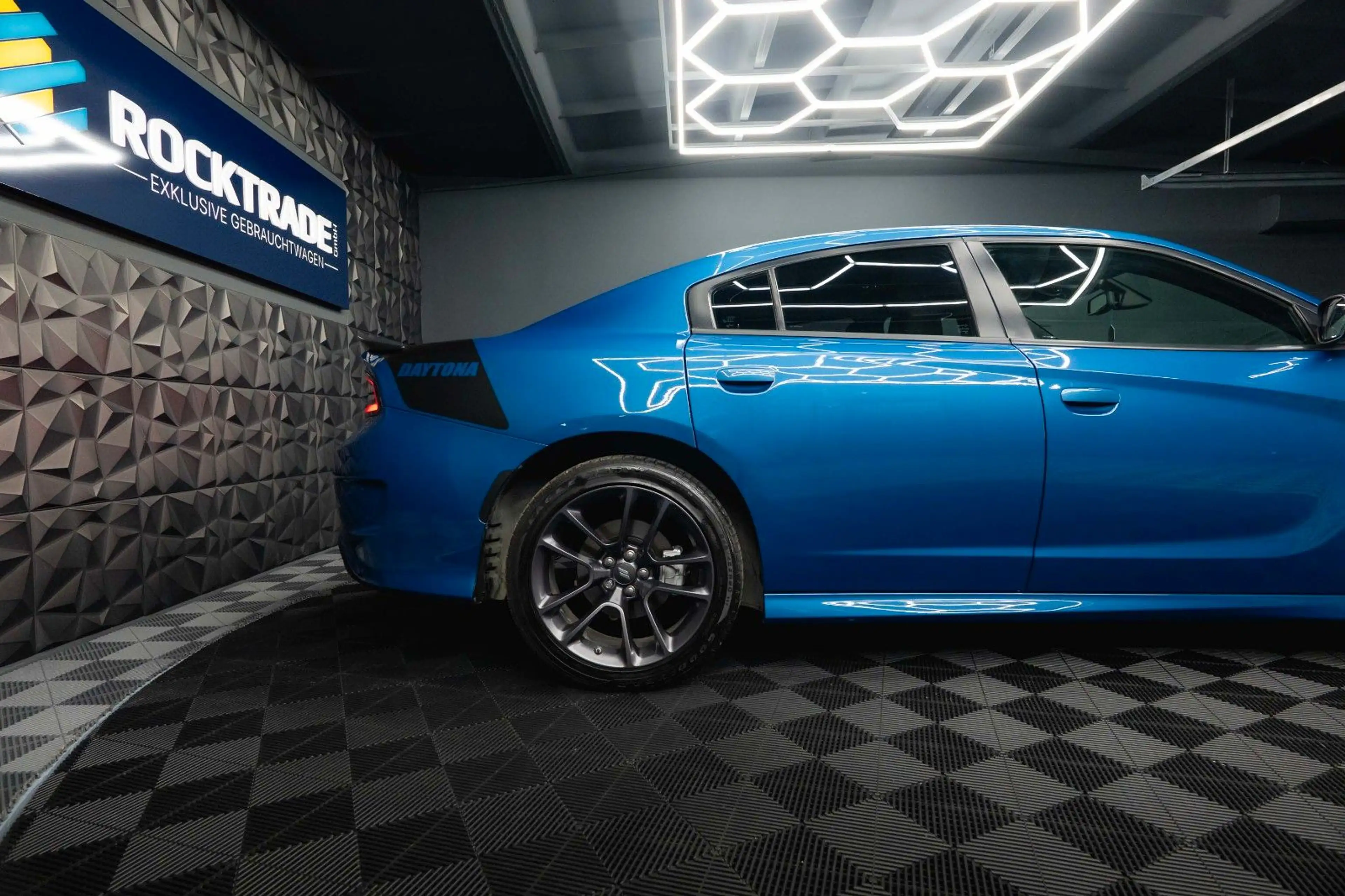Dodge Charger 5.7 V8 HEMI R/T DAYTONA Performance — photo 8