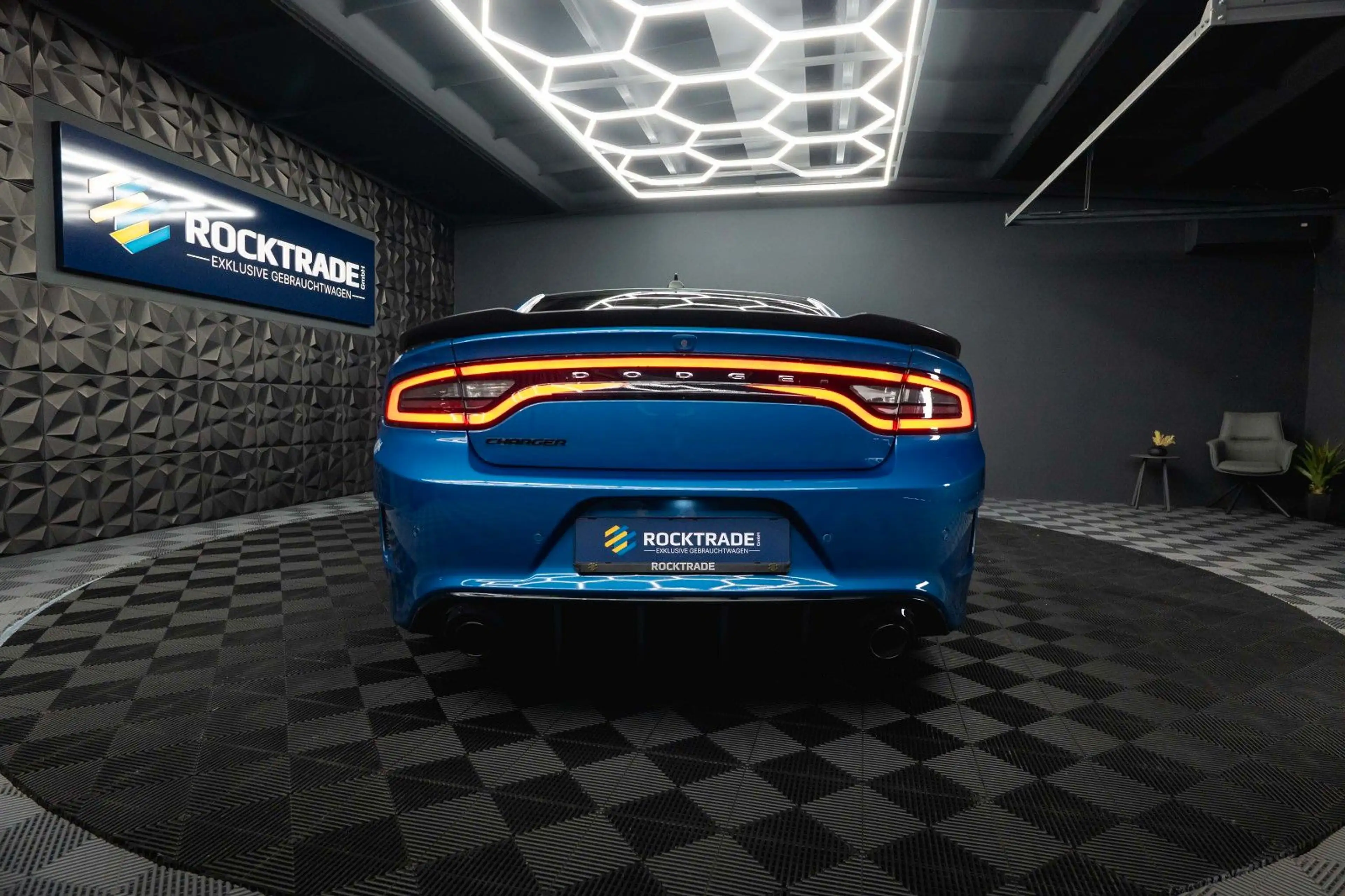 Dodge Charger 5.7 V8 HEMI R/T DAYTONA Performance — photo 13