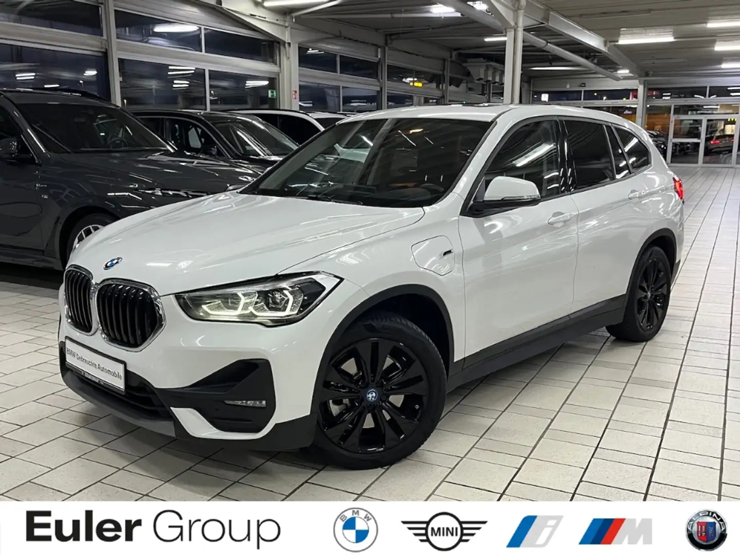 BMW X1 xDrive 25e A HUD PDC Pano Navi Memory LED 2-Z-Klim Weiß - 1