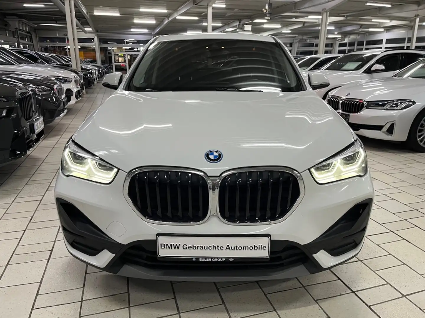 BMW X1 xDrive 25e A HUD PDC Pano Navi Memory LED 2-Z-Klim Weiß - 2
