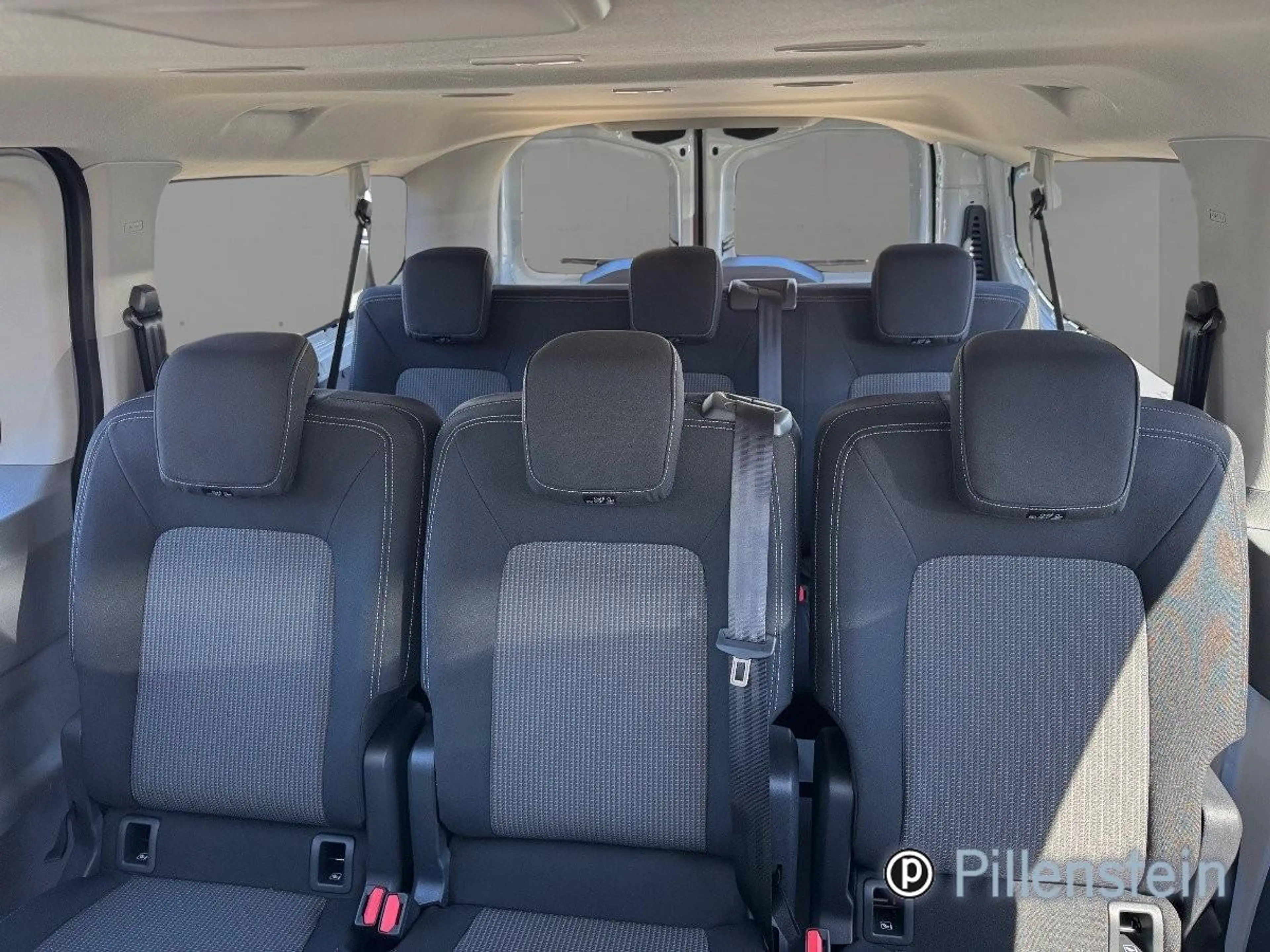 Volkswagen T7 Kombi LR KLIMA 9-SITZER PDC HECKTÜREN — photo 5