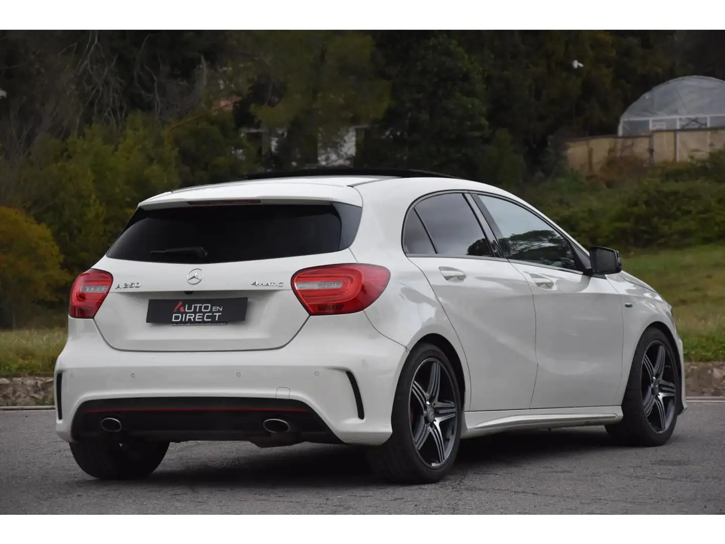 Mercedes-Benz A 250 A 250 - BV 7G-DCT  BERLINE - BM 176 Version Sport  Bílá - 2