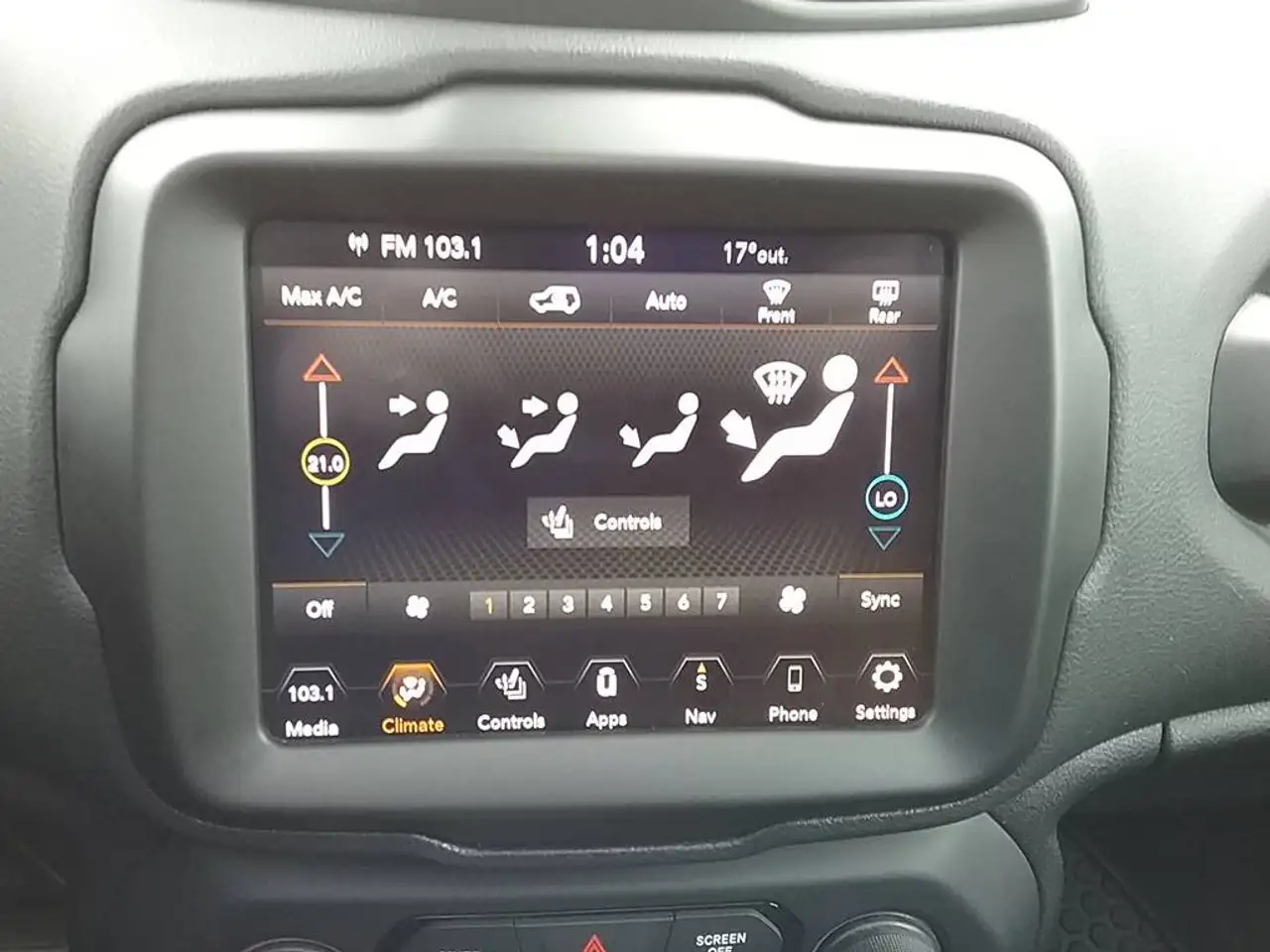 Jeep Renegade снимка Jeep Renegade