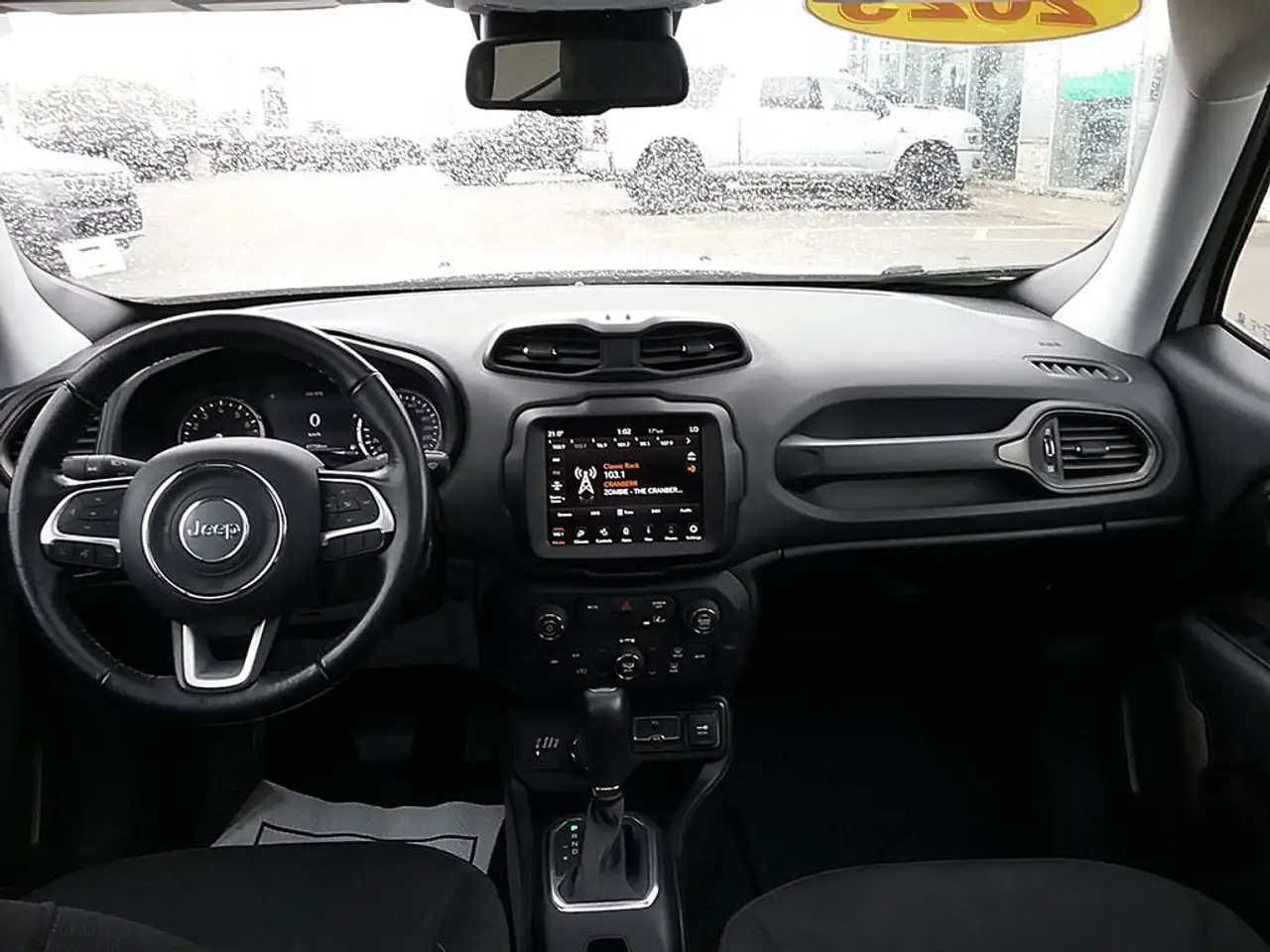 Jeep Renegade снимка Jeep Renegade