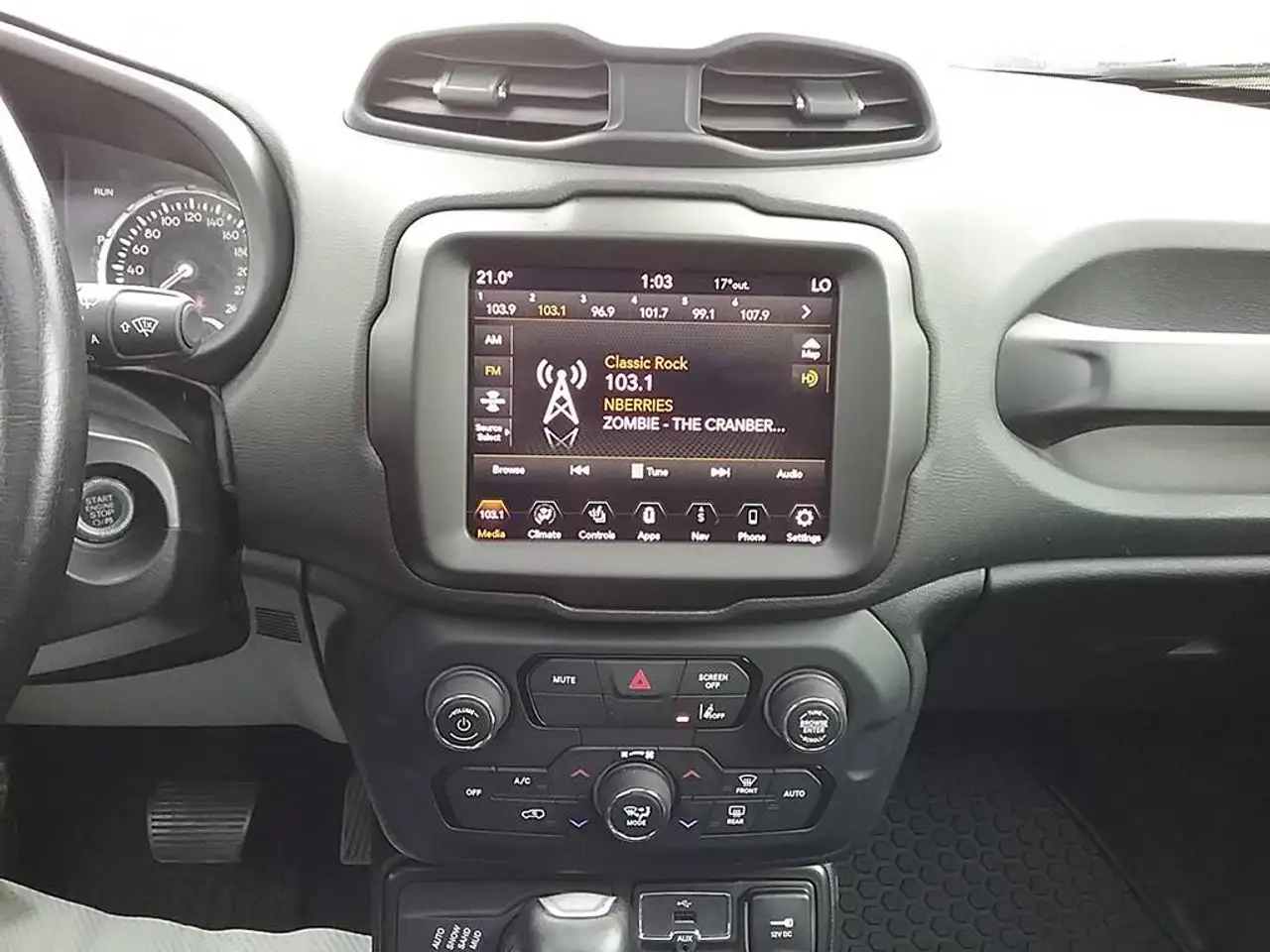 Jeep Renegade снимка Jeep Renegade