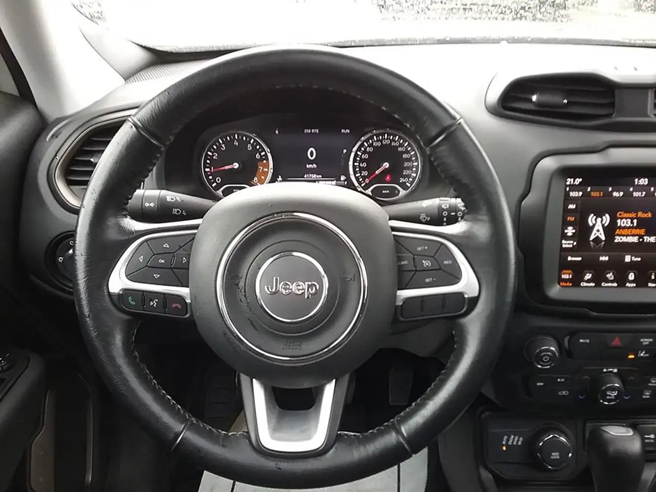 Jeep Renegade снимка Jeep Renegade