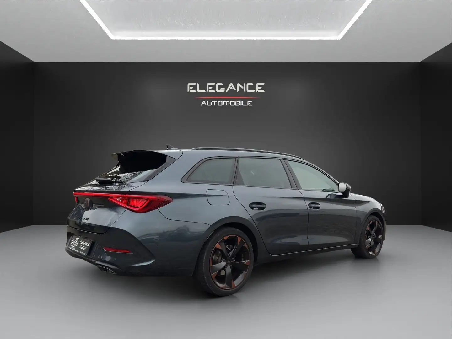 CUPRA Leon Sportstourer Basis*Automatik Gris - 2