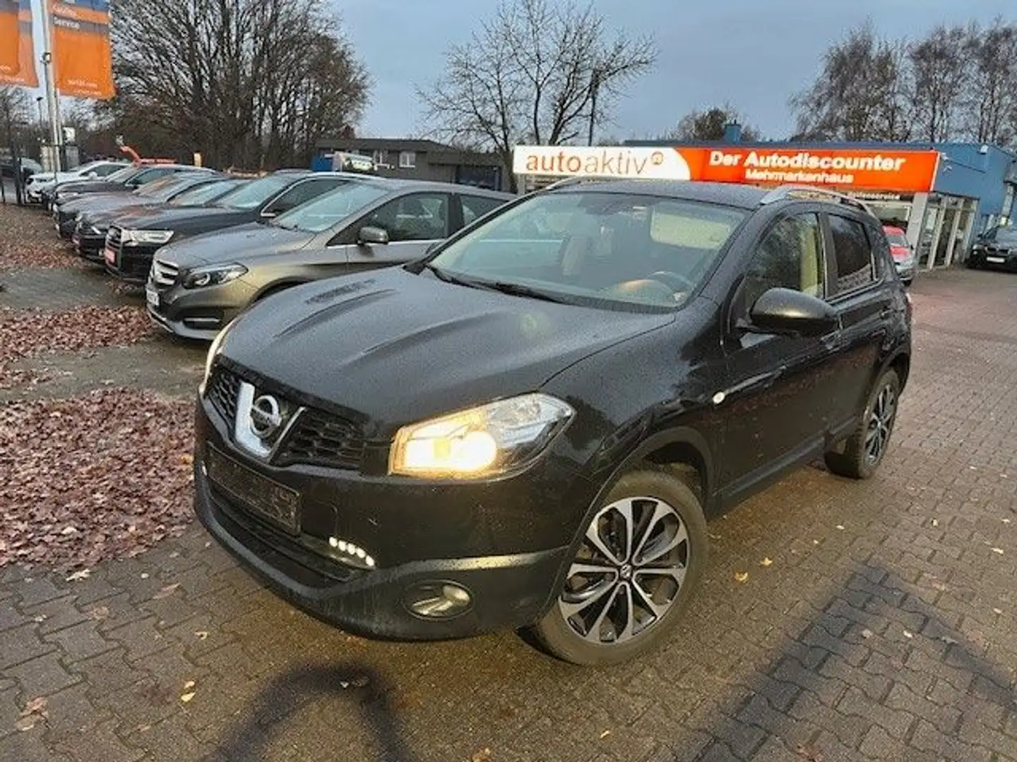 Nissan Qashqai Acenta SUV/Pano/AHK/Navi/Alu Schwarz - 1