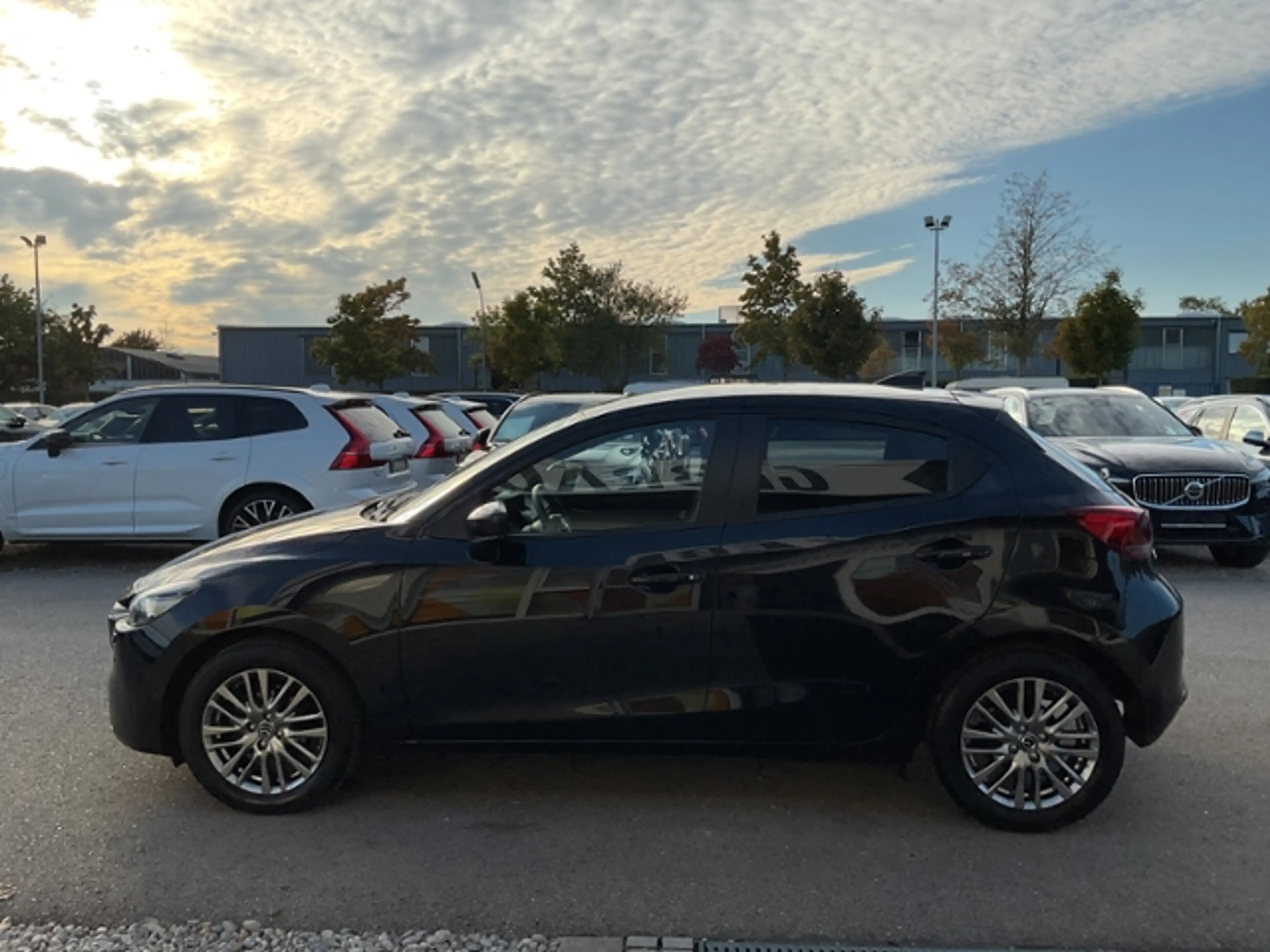 Mazda 2 G116 Exclusive-Line ACC HUD 360° Navi — photo 4