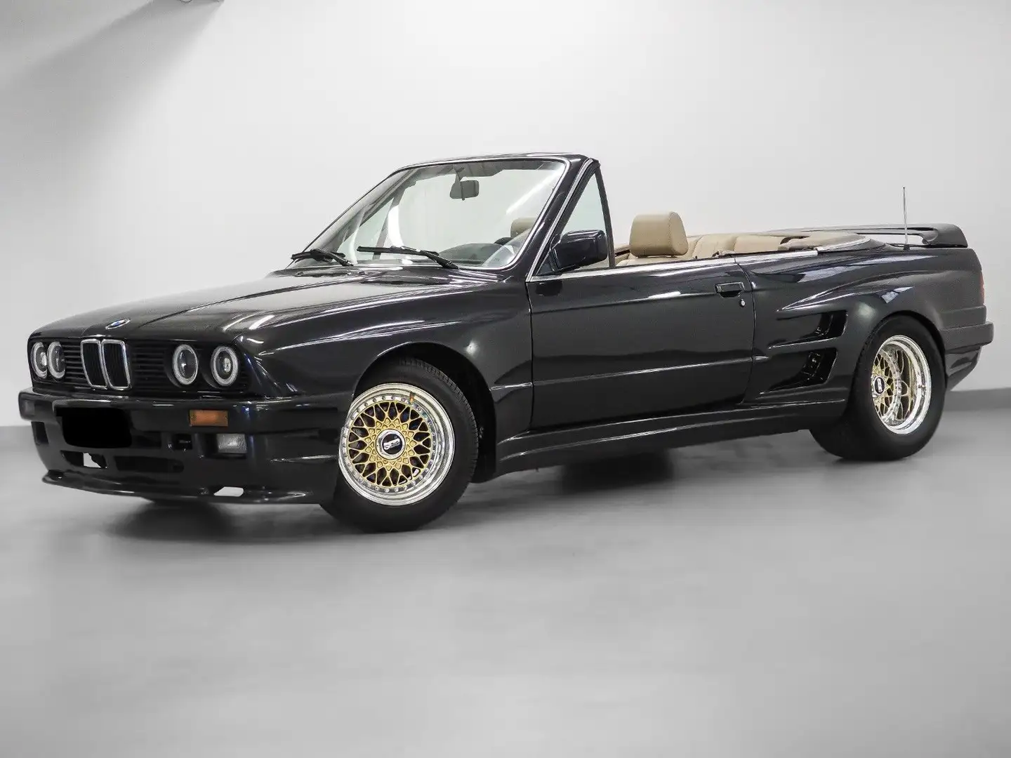 BMW 325 Cabrio in Schwarz gebraucht in Reutlingen für € 57.999,-