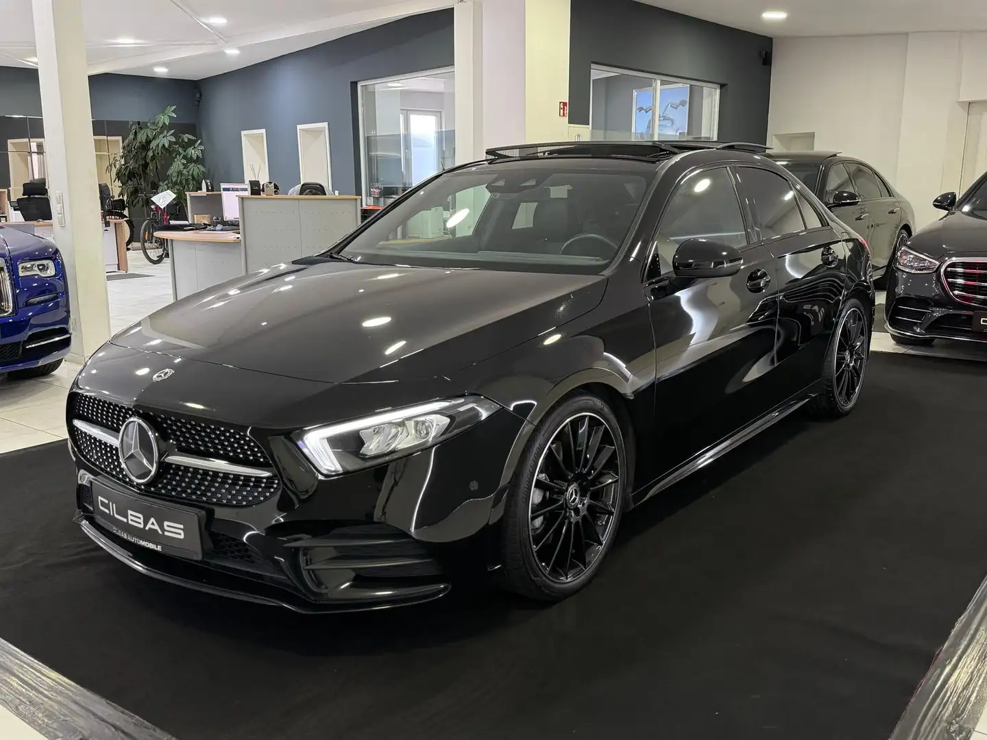 Mercedes-Benz A 220 d AMG-Line LIMO *PANO*AMBIENTE*KAM*TOTW* Schwarz - 2