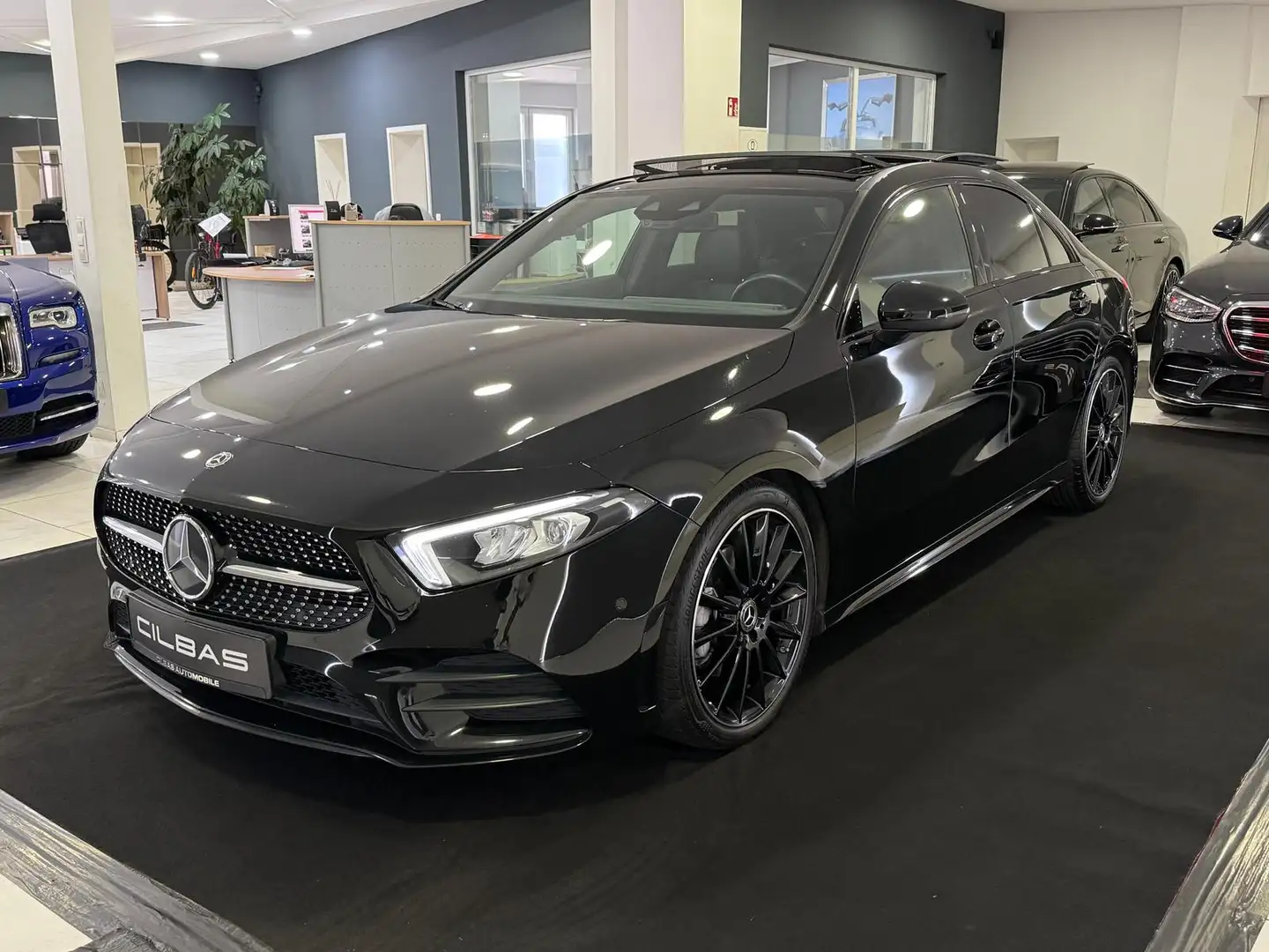 Mercedes-Benz A 220 d AMG-Line LIMO *PANO*AMBIENTE*KAM*TOTW* Schwarz - 1