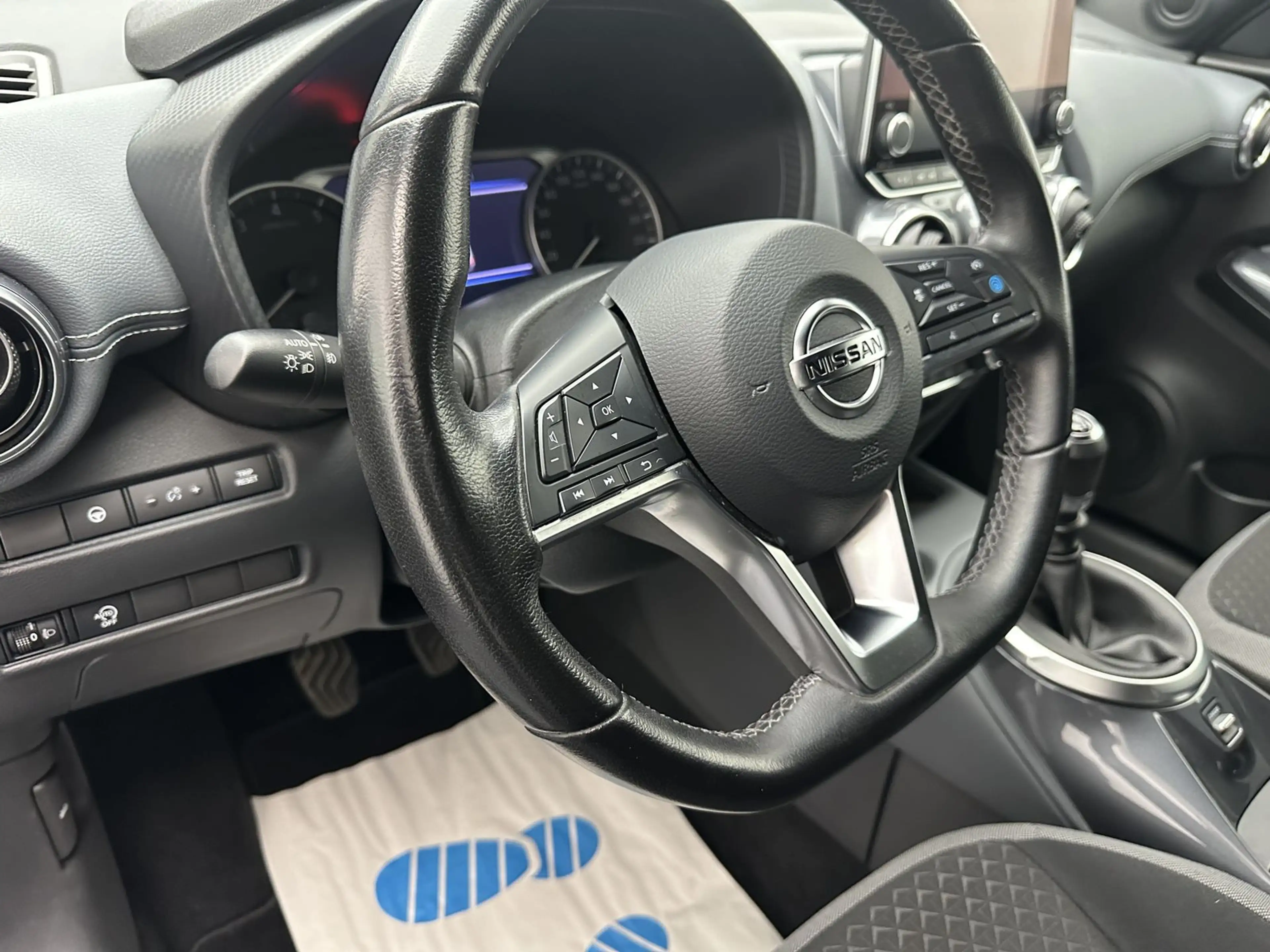 Nissan Juke N-Connecta "1 HAND-NAVI-CAM-SITZH-MULTI" — photo 14