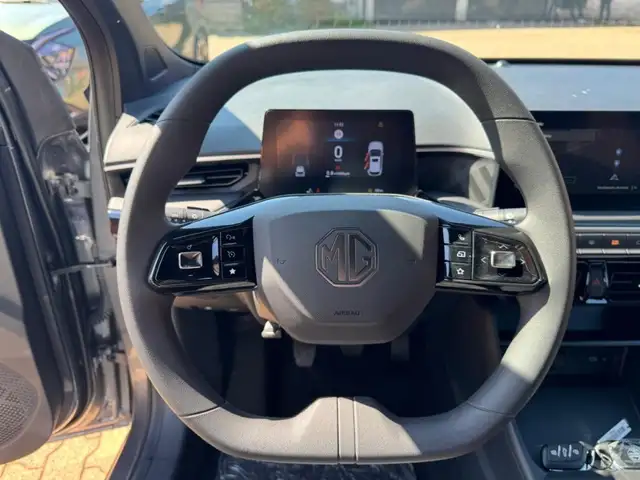 MG MG3 view 9