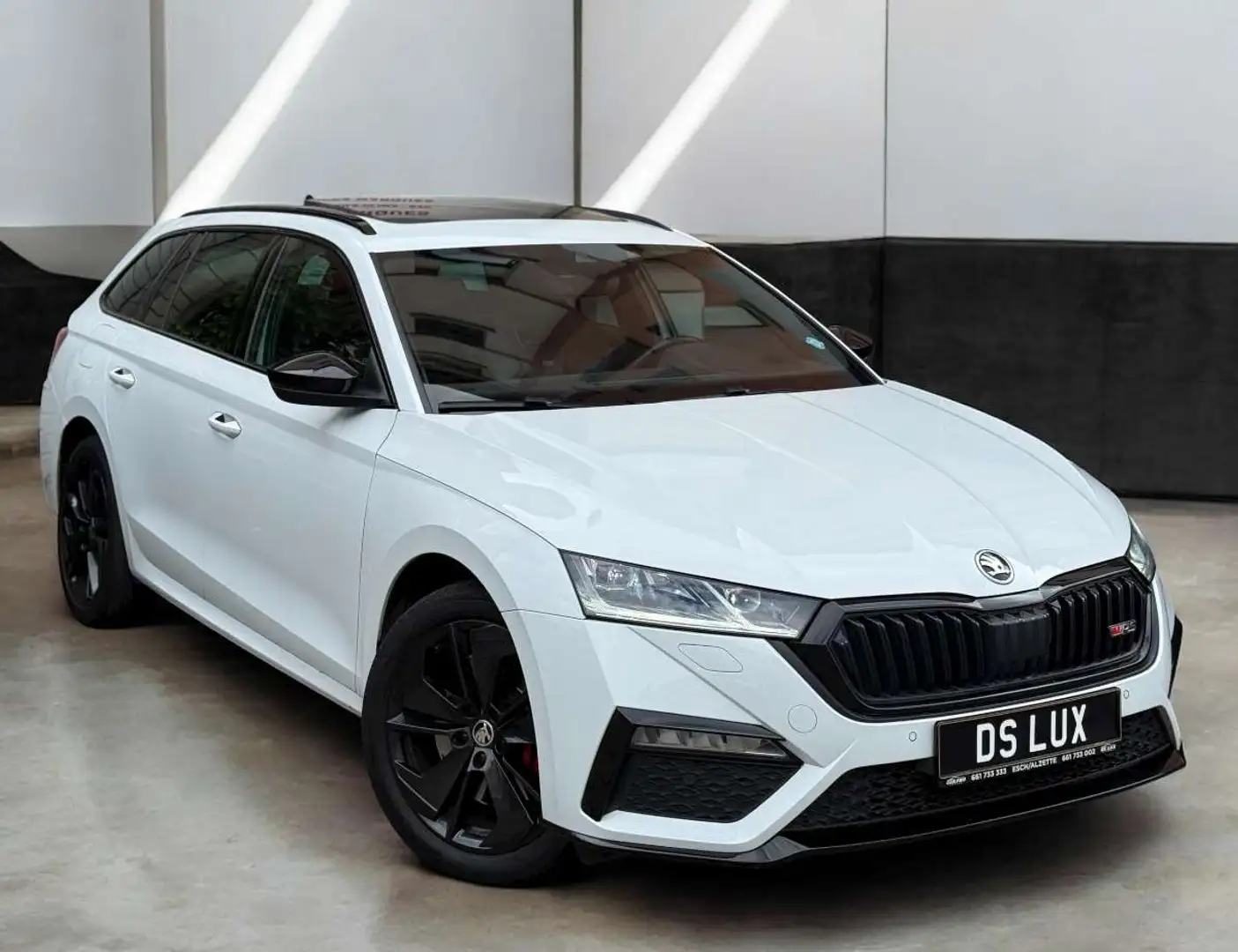 Skoda Octavia VRS iV DSG7 VIRTUAL COCPIT / LED / PANO NEW MODEL Blanc - 1