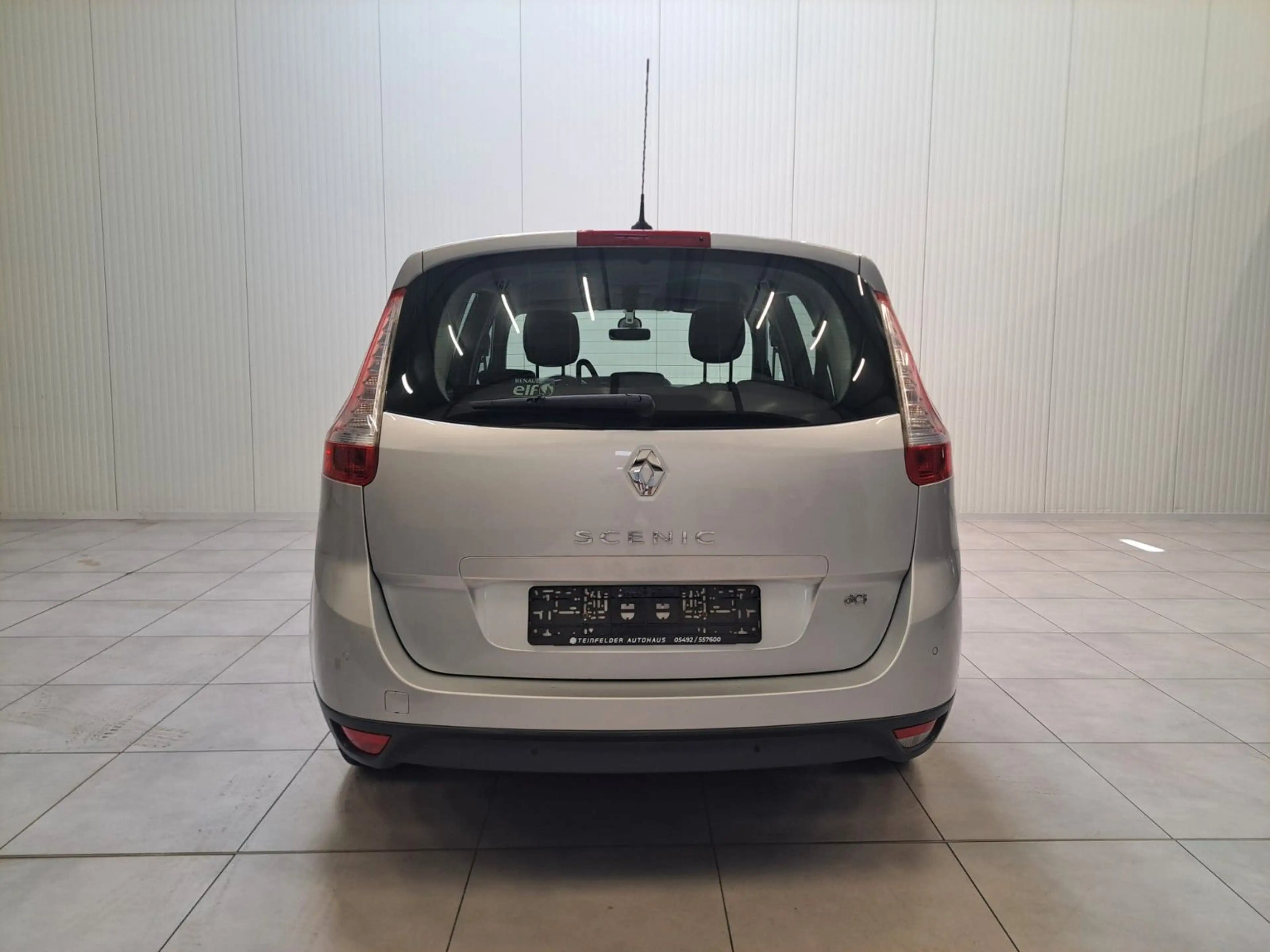 Renault Grand Scenic 1,5 / 7SITZER / LM / USB / LED / — photo 6