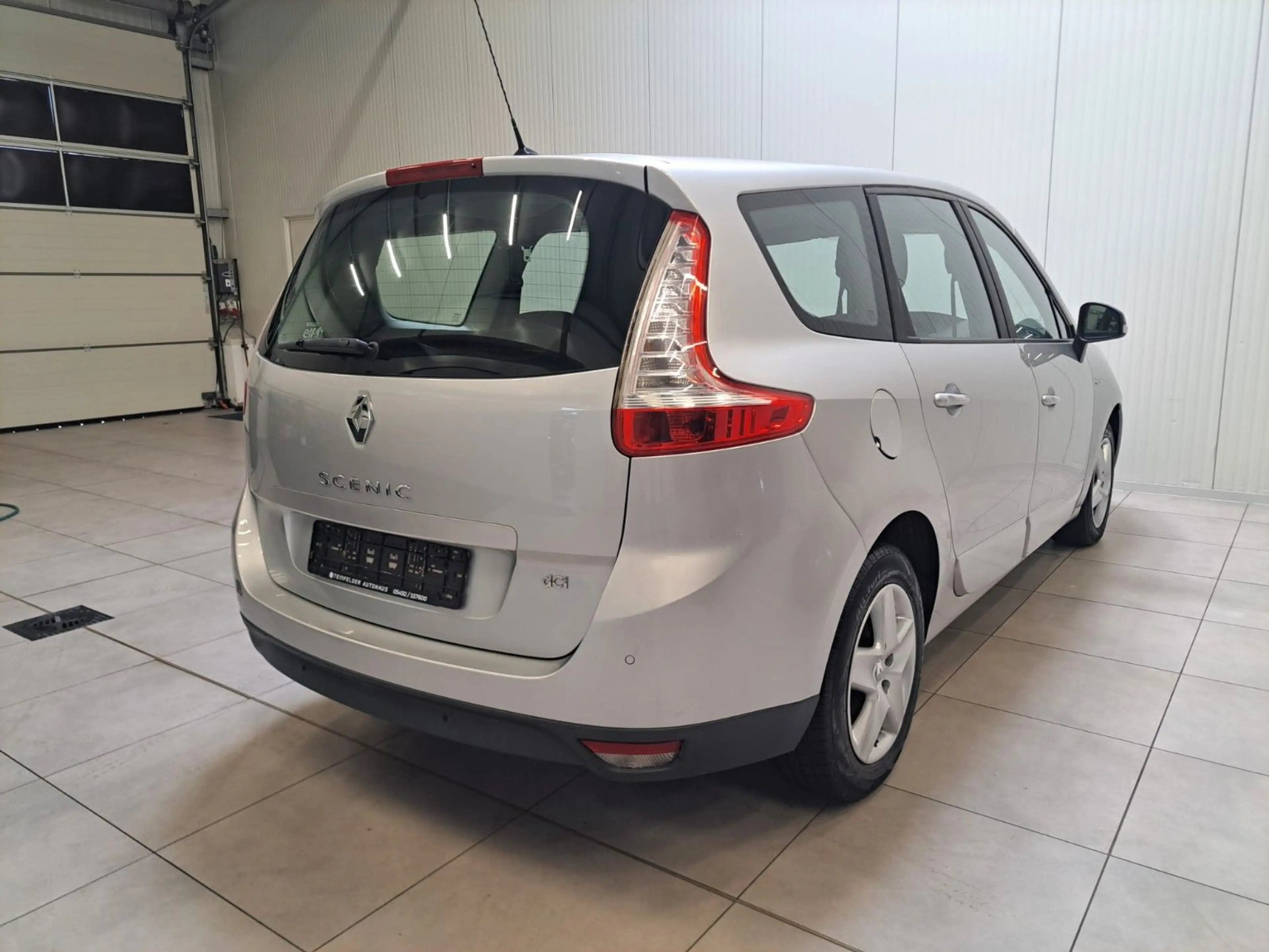 Renault Grand Scenic 1,5 / 7SITZER / LM / USB / LED / — photo 7
