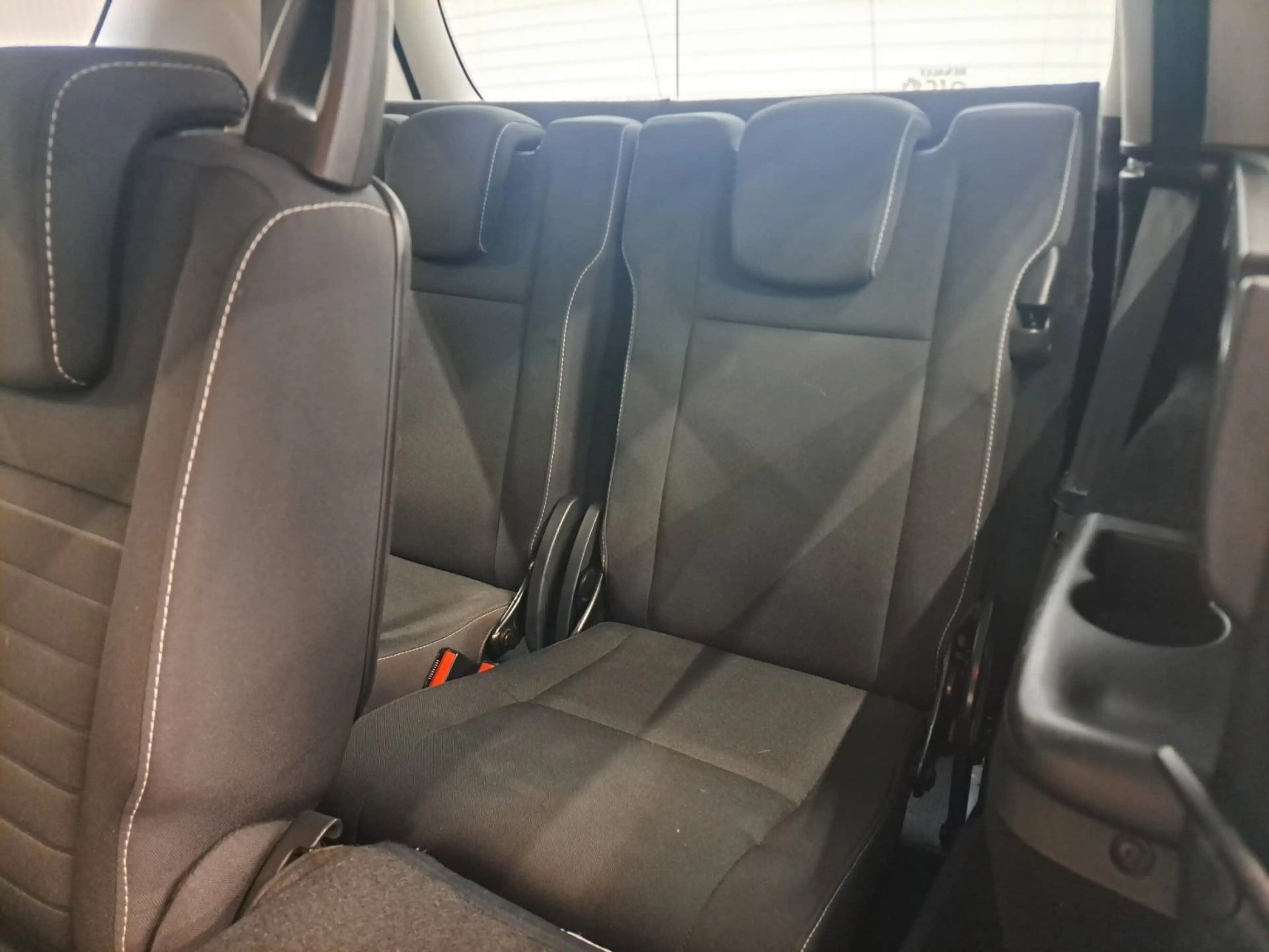 Renault Grand Scenic 1,5 / 7SITZER / LM / USB / LED / — photo 12