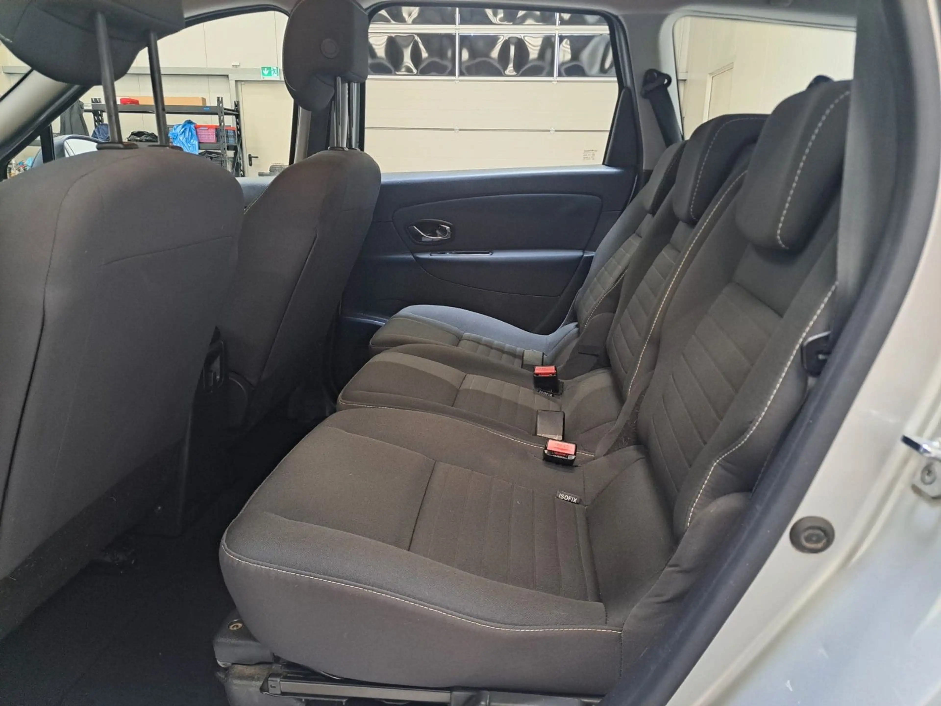 Renault Grand Scenic 1,5 / 7SITZER / LM / USB / LED / — photo 11